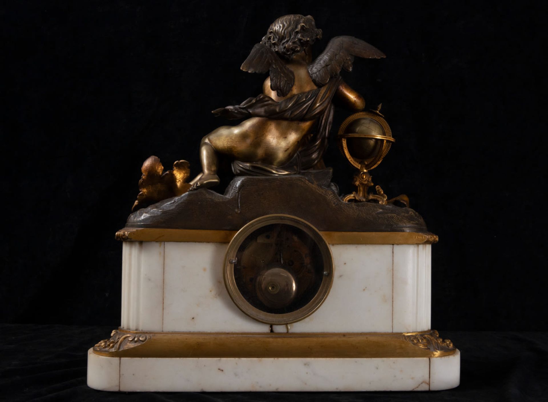 Bronze and white marble clock crowned by a little angel, 19th century - Image 5 of 6
