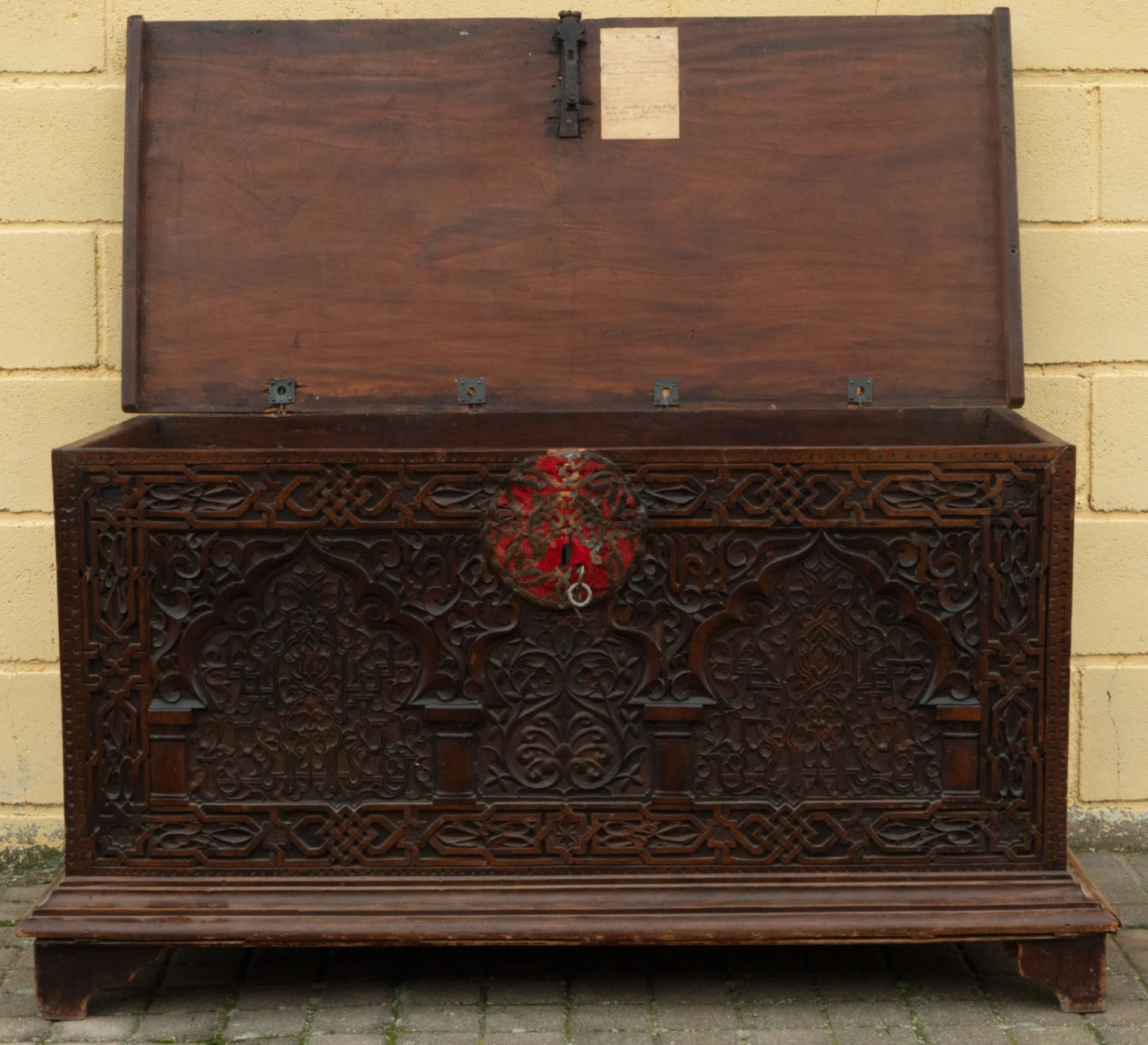 Post-Nasrid Granada or Cádiz chest from the 18th century - Bild 4 aus 6