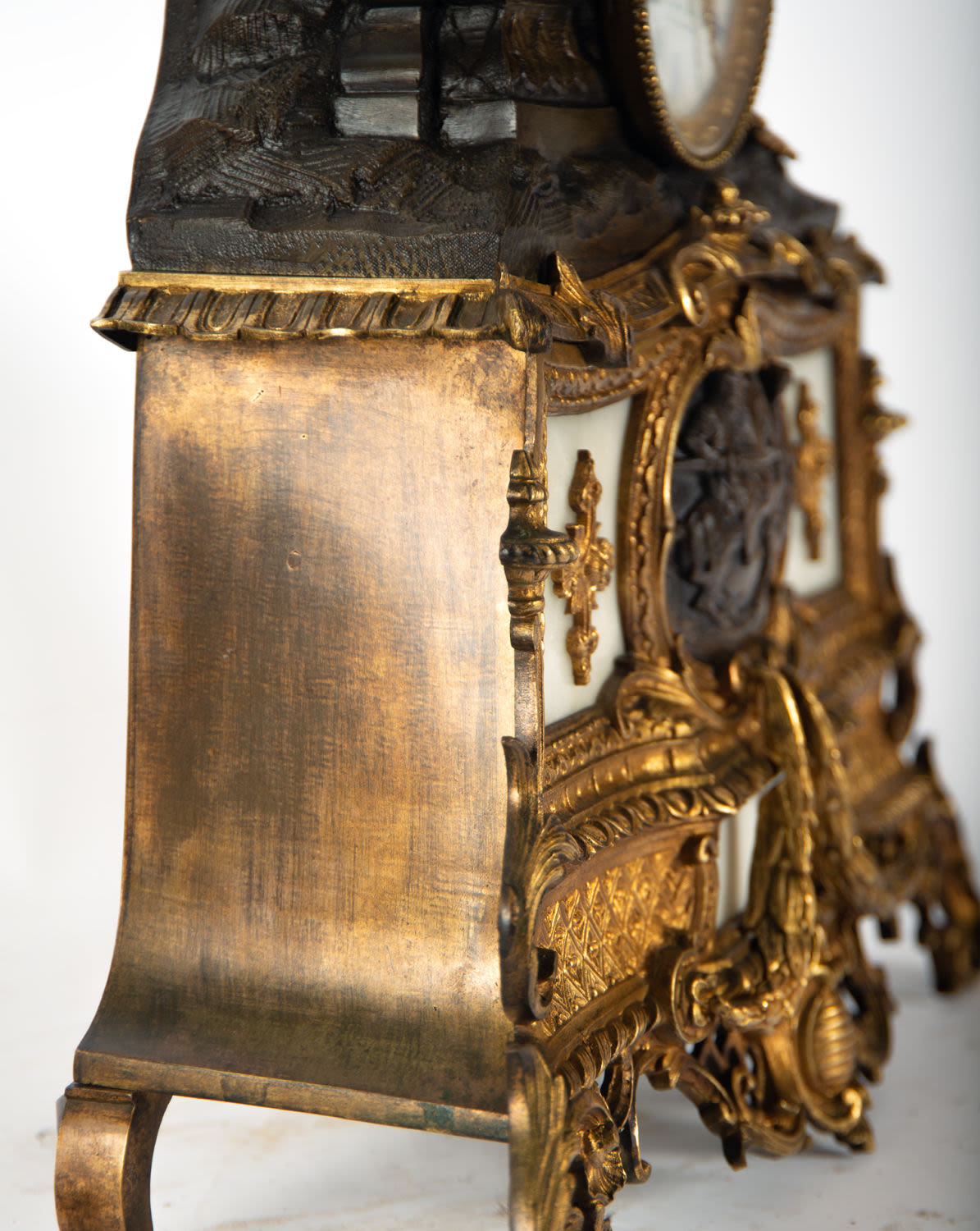 Gilt bronze clock Ferdinand the Catholic, 19th century - Image 7 of 10