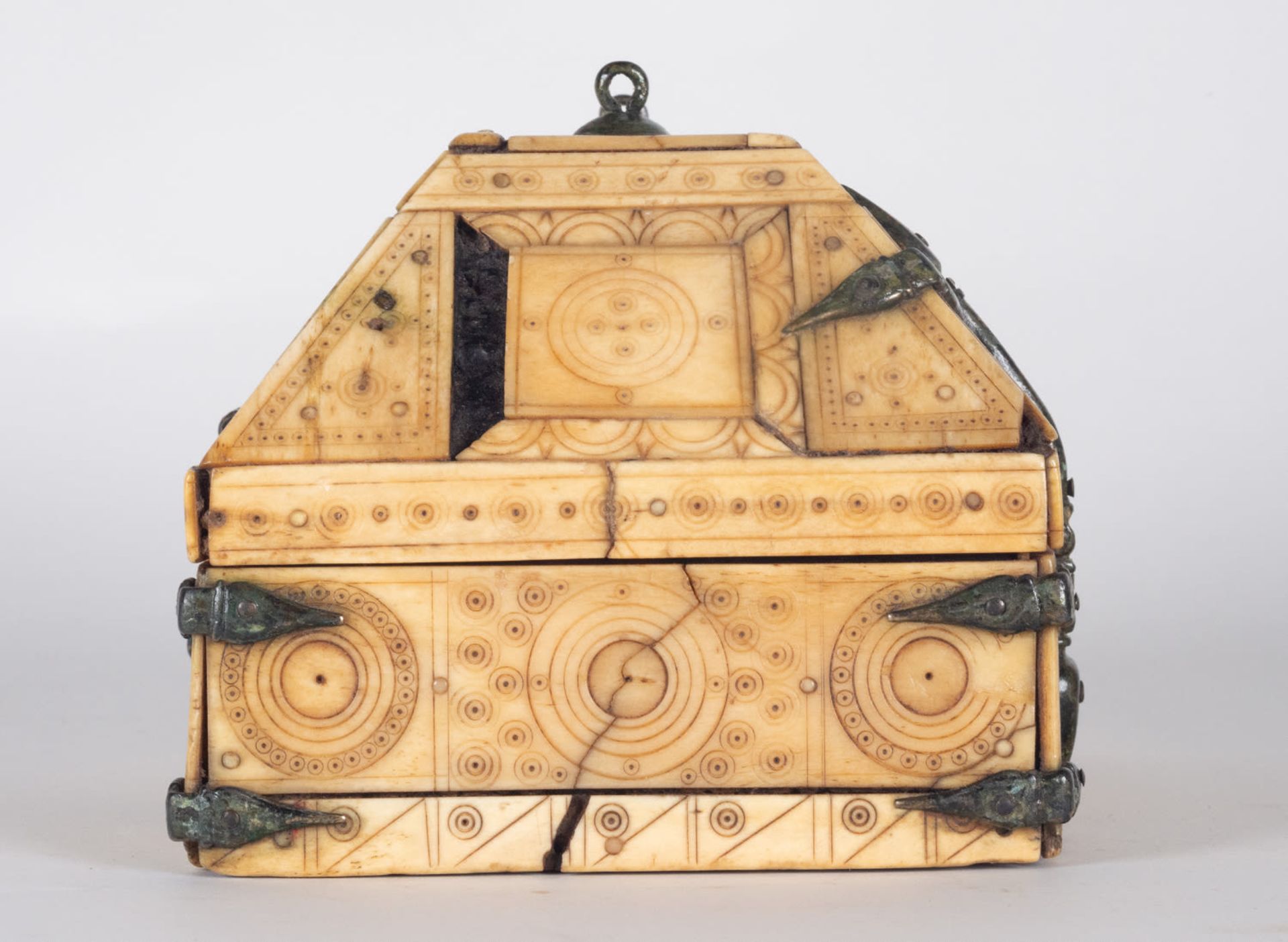 Rare bone box and wrought iron Siculo - Norman casket in the Germanic or Norman style, ex-european p - Image 6 of 13