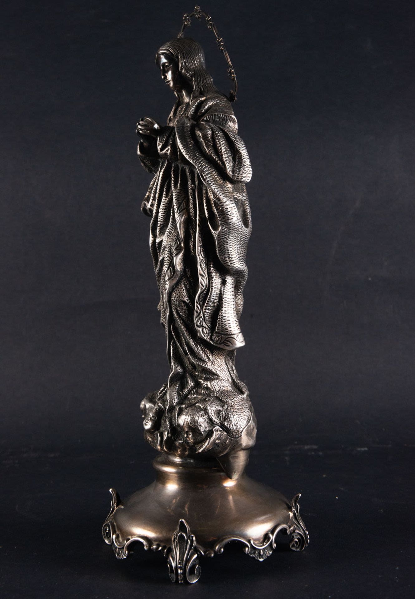 Beautiful Immaculate Virgin in Silver, following the model of the Virgin of the Facistol by Alondo C - Bild 4 aus 9