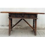 Tyrolean or German kitchen table from Bavaria in oak wood from the 16th century, Swiss or German Ren