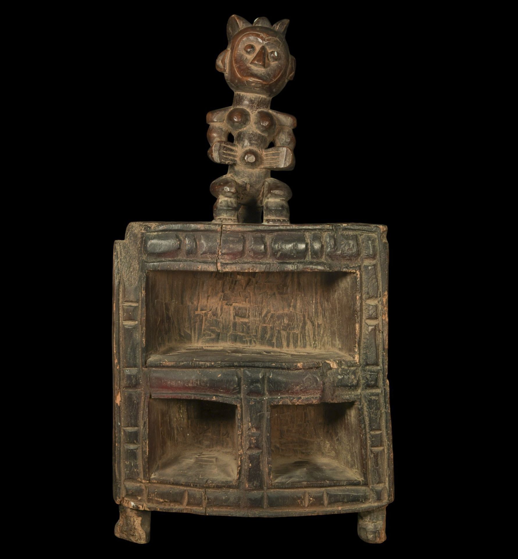 Yoruba or Fang doctor's shelf from Gabon, late 19th century, in wood, African Art