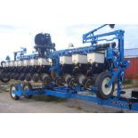 2012 Kinze 3600 12 liquid planter