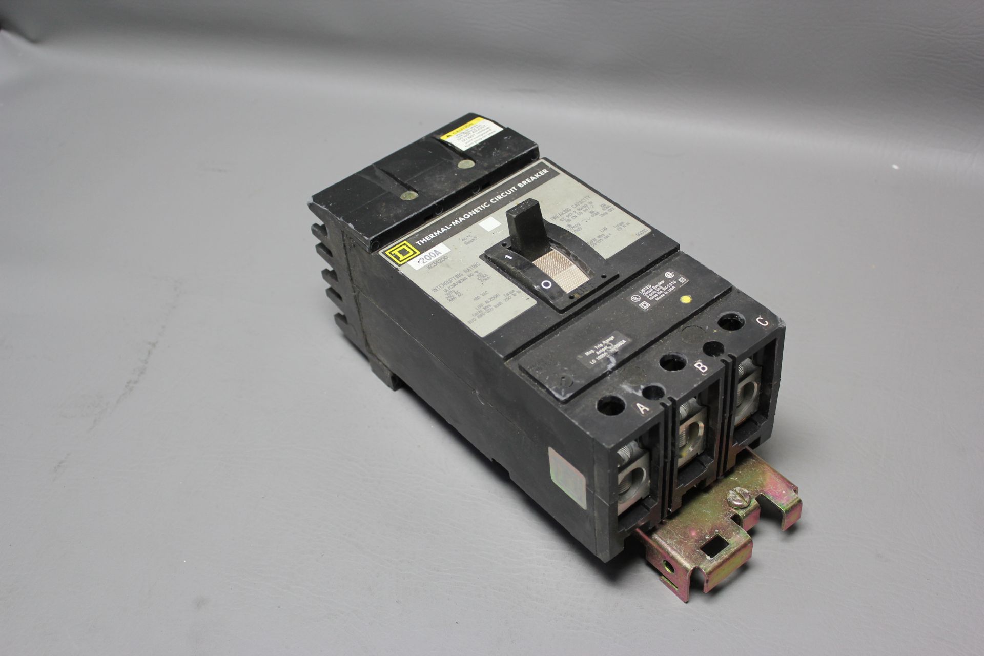 SQUARE D 200A THERMAL-MAGNETIC CIRCUIT BREAKER