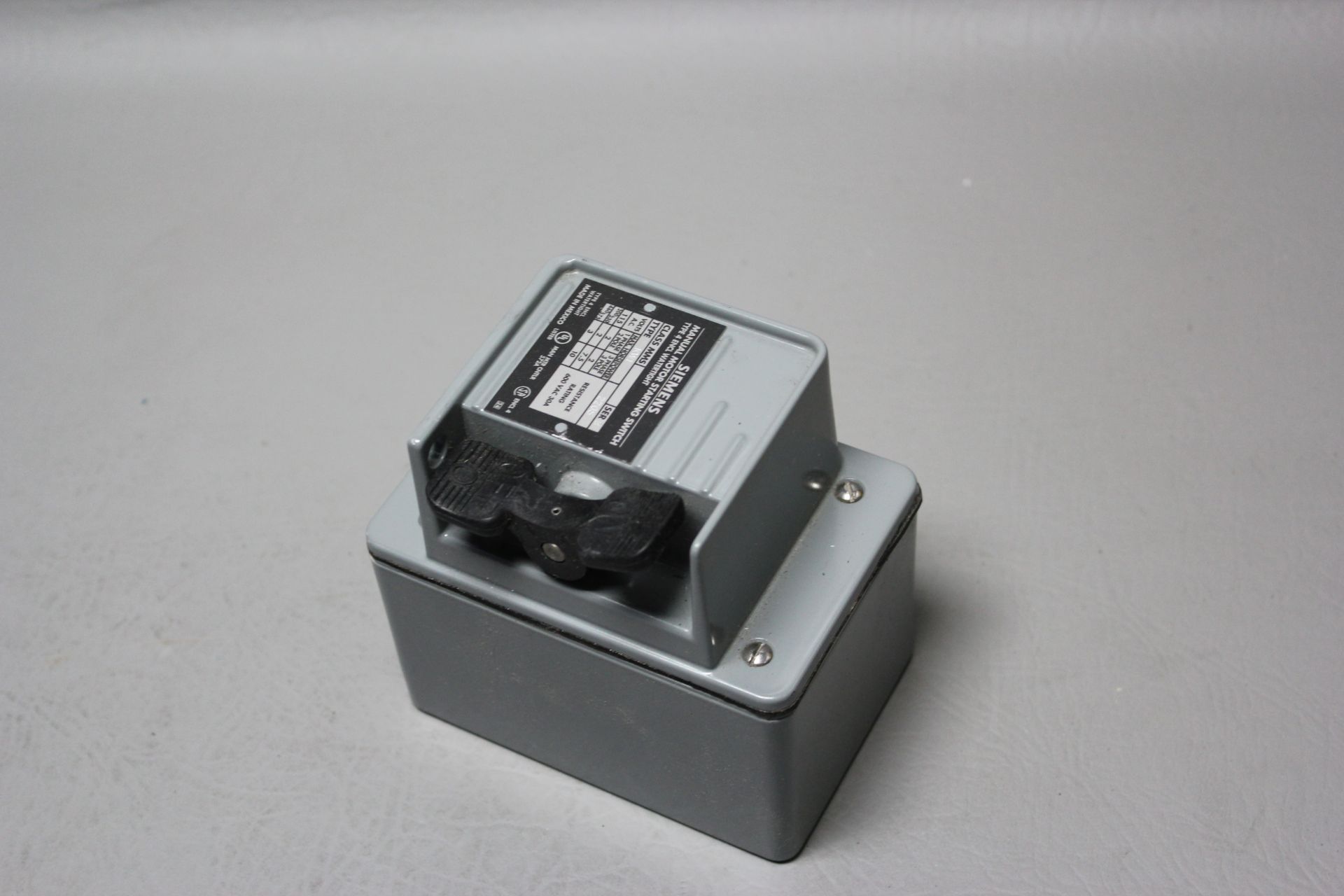 UNUSED SIEMENS MANUAL MOTOR STARTER - Image 2 of 3