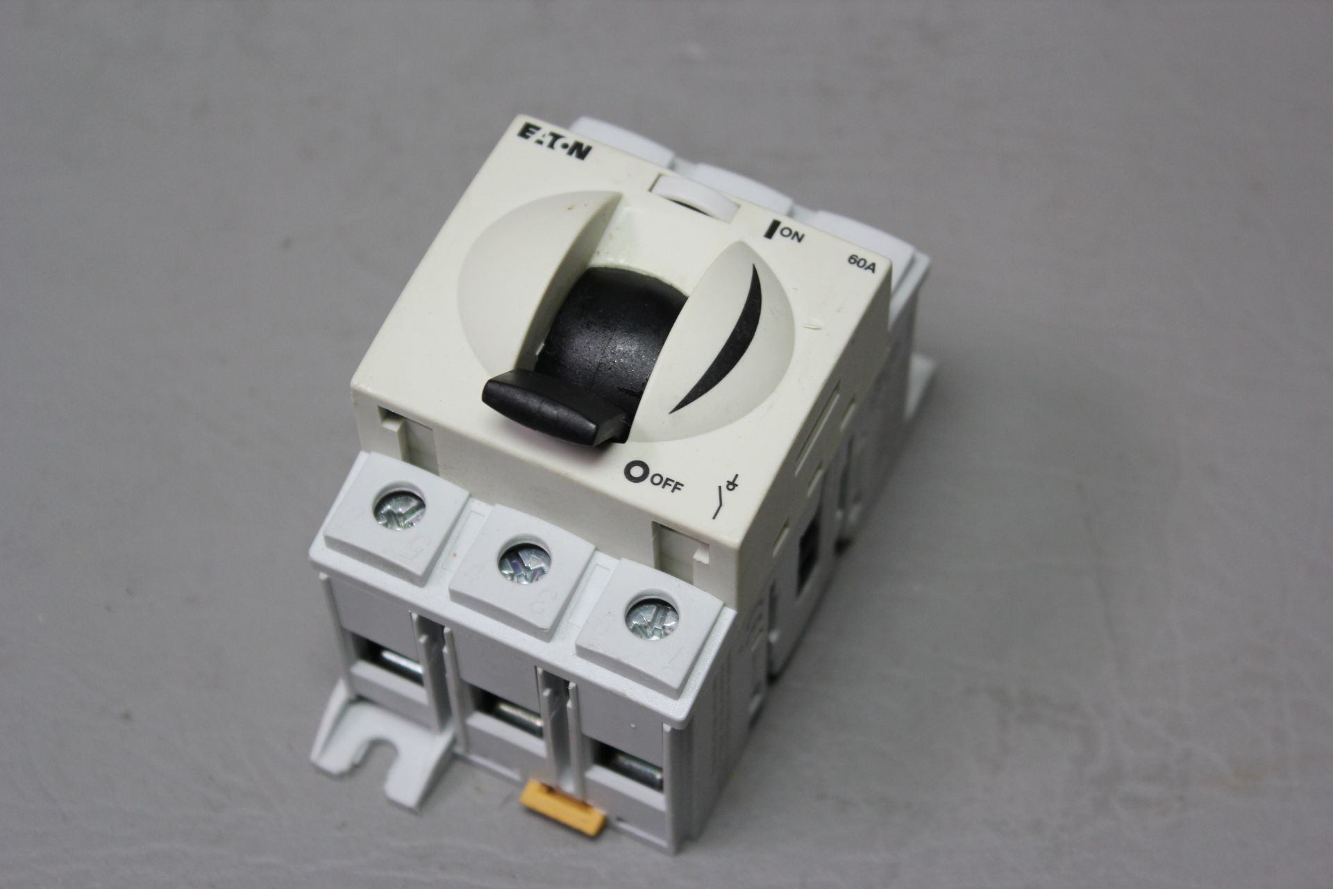 EATON 60A DISCONNECT SWITCH
