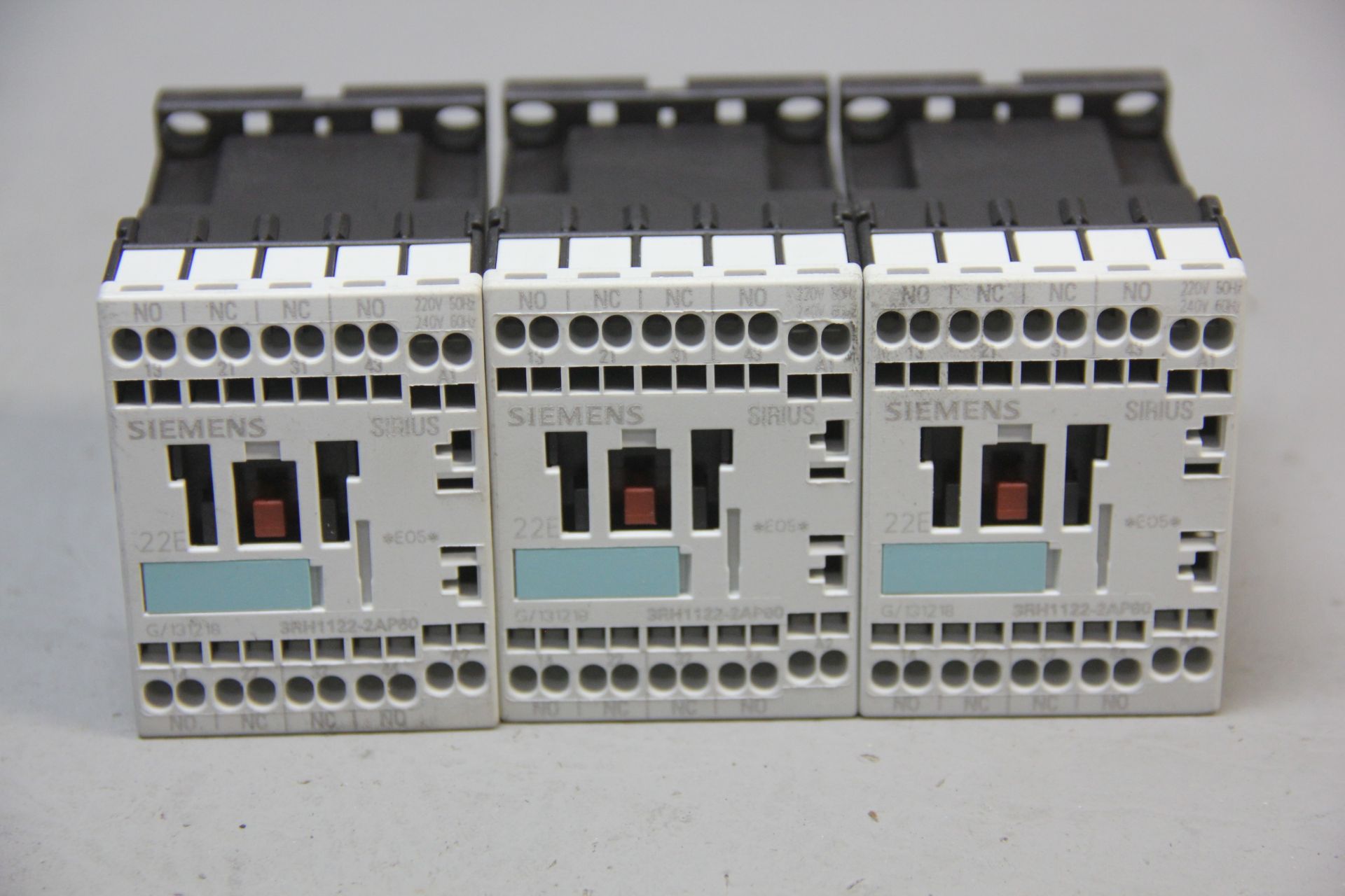 3 SIEMENS CONTACTOR RELAYS - Image 2 of 3