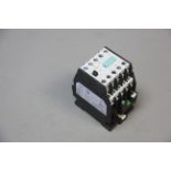 SIEMENS CONTACTOR RELAY