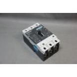 UNUSED SIEMENS VL160 CIRCUIT BREAKER WITH TRIP UNIT