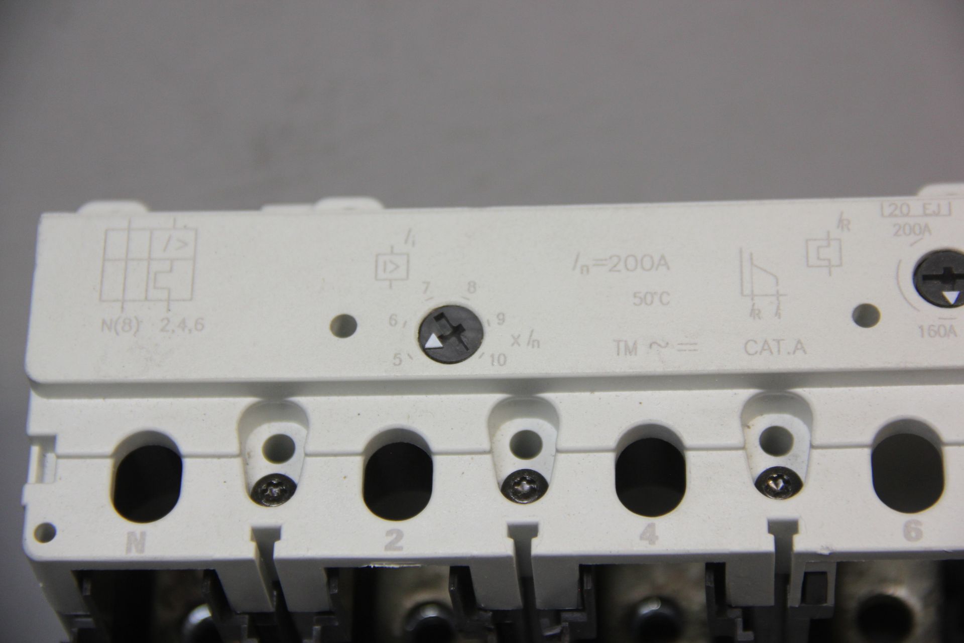 SIEMENS 200A CIRCUIT BREAKER OVERCURRENT RELEASE UNIT - Image 3 of 4