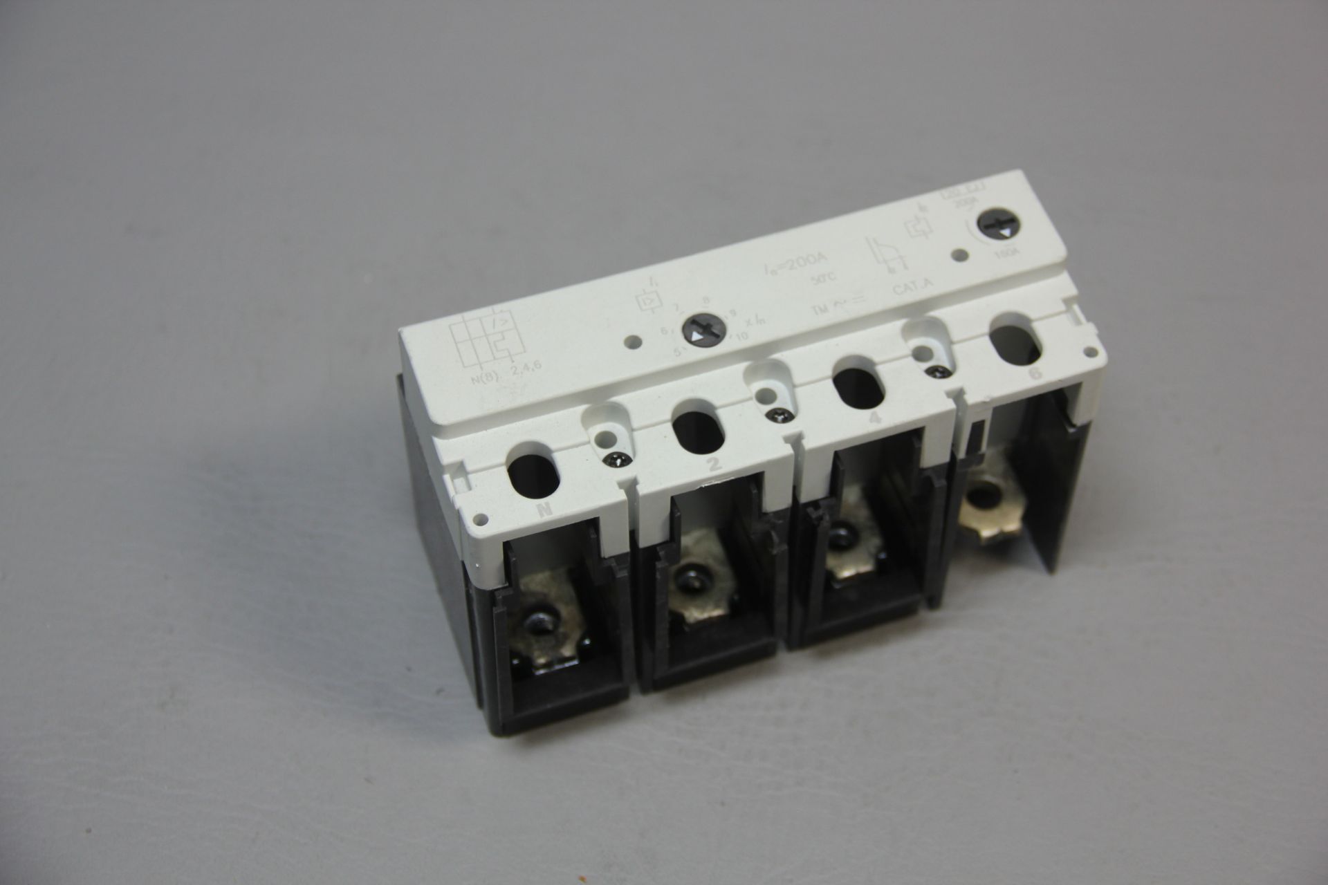 SIEMENS 200A CIRCUIT BREAKER OVERCURRENT RELEASE UNIT