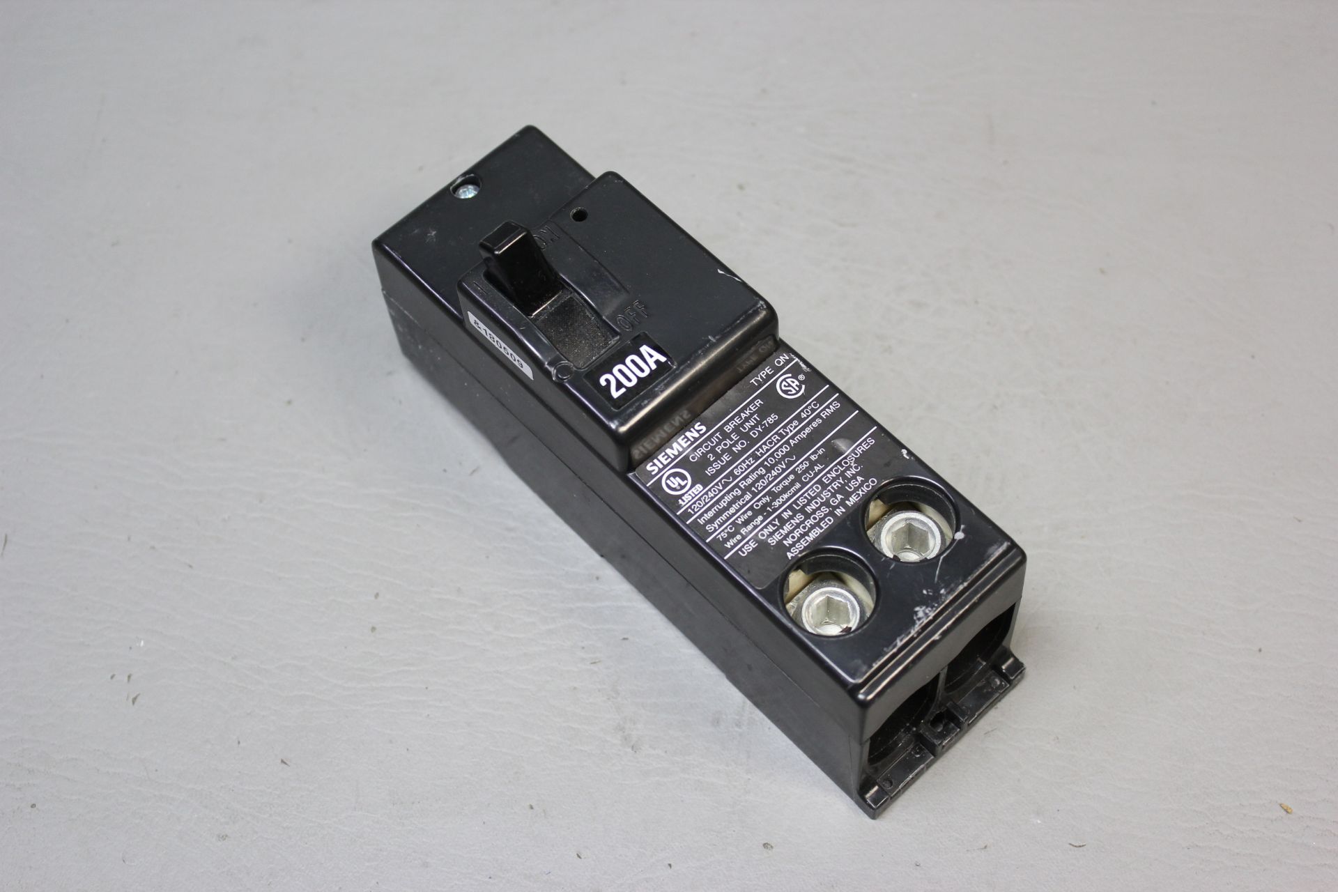 UNUSED SIEMENS 200A CIRCUIT BREAKER