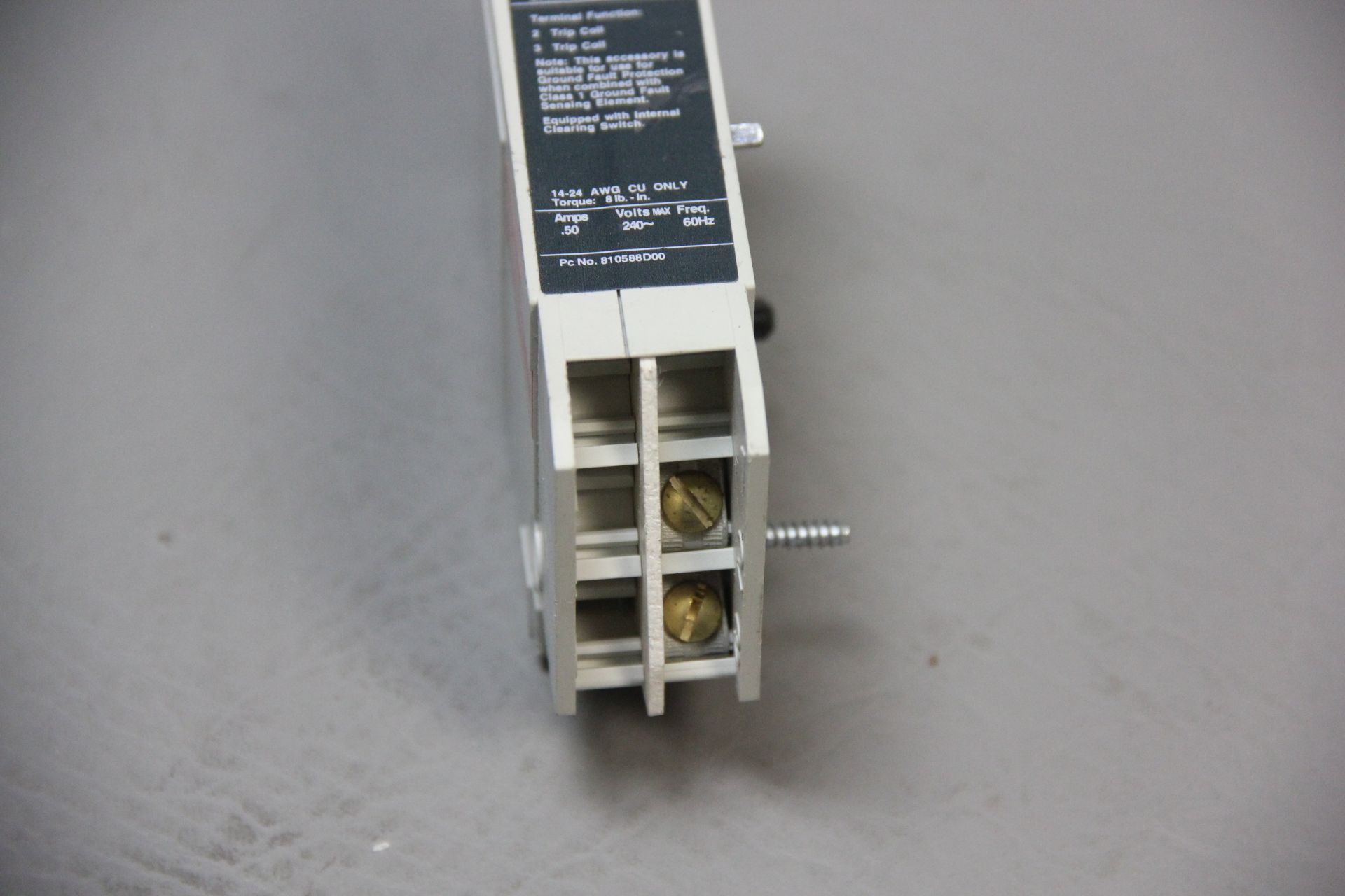 UNUSED SIEMENS CIRCUIT BREAKER SHUNT-TRIP MODULE - Image 2 of 4