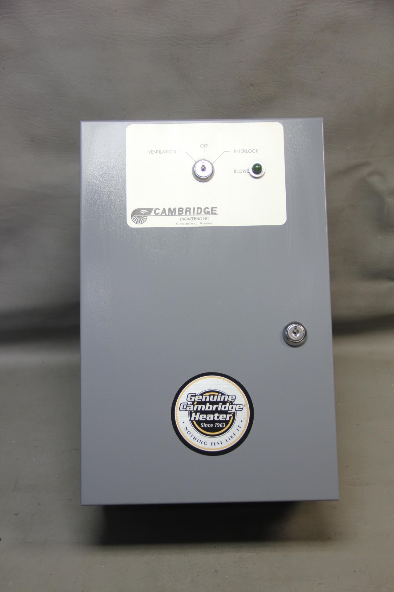 NEW CAMBRIDGE THERMOSTAT REMOTE STATION CONTROL IN ENCLOSURE - Image 2 of 10