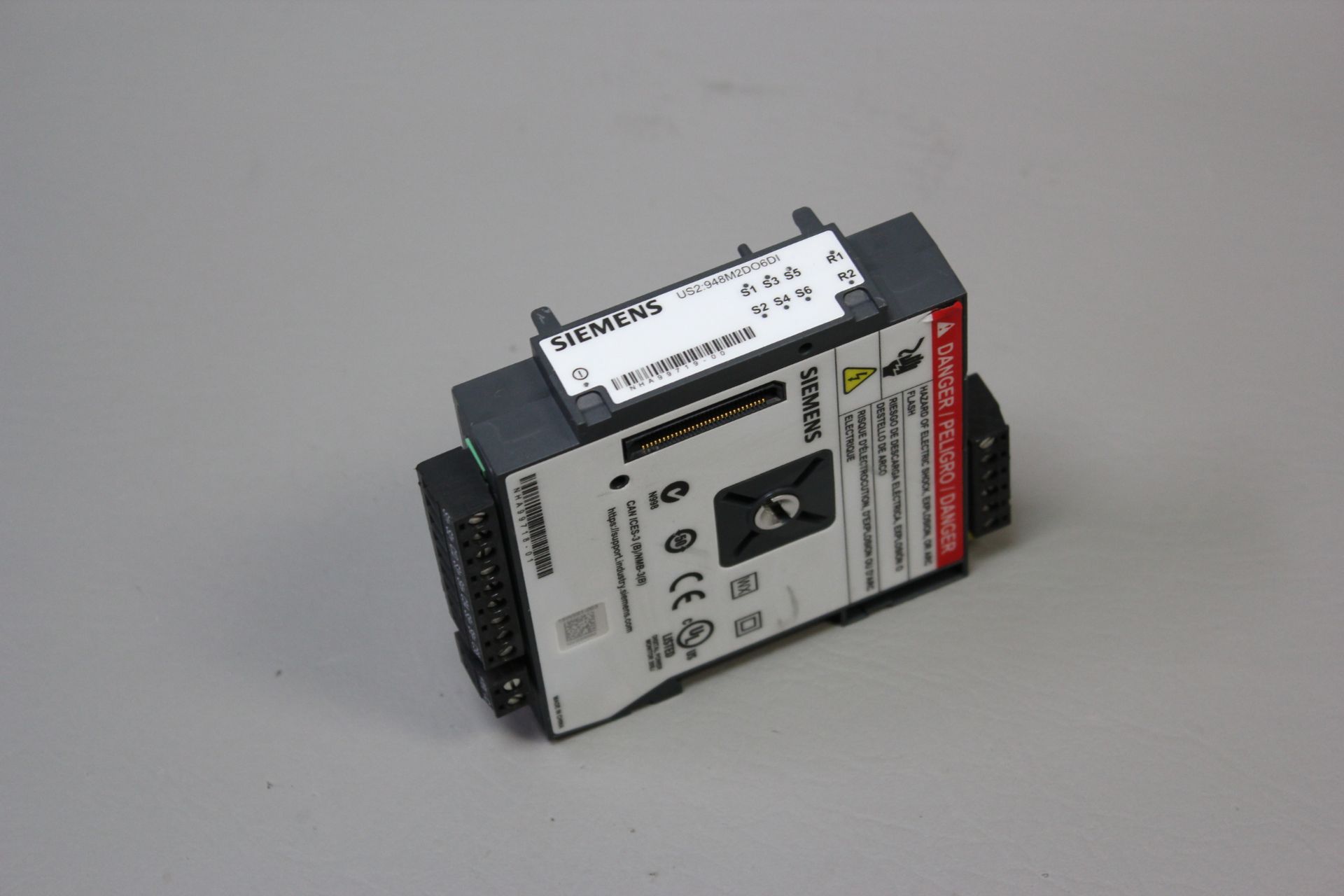 SIEMENS LOW VOLTAGE METERING DEVICE