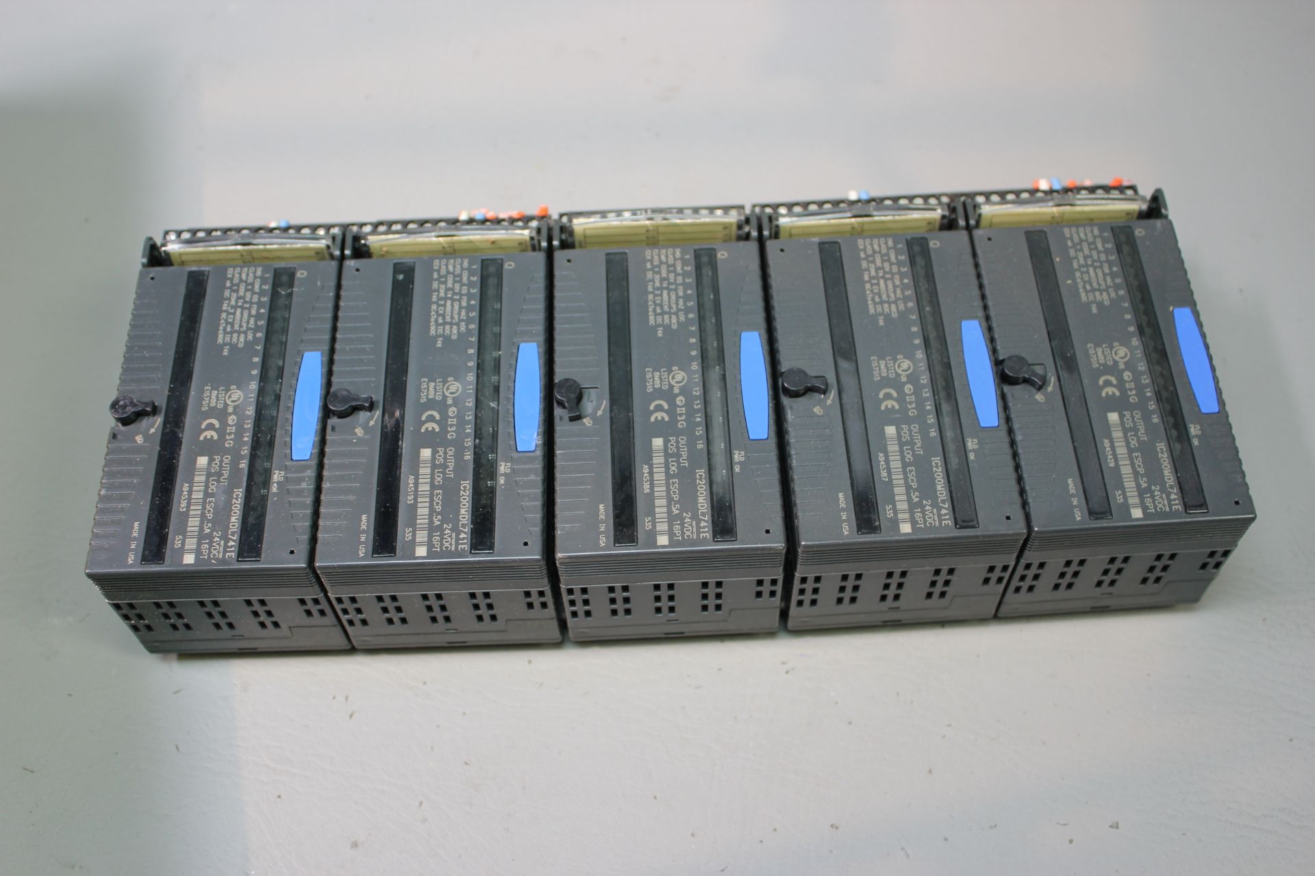 LOT OF 5 GE FANUC VERSAMAX MODULES - Image 2 of 5