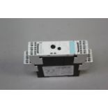 SIEMENS TEMPERATURE MONITORING RELAY