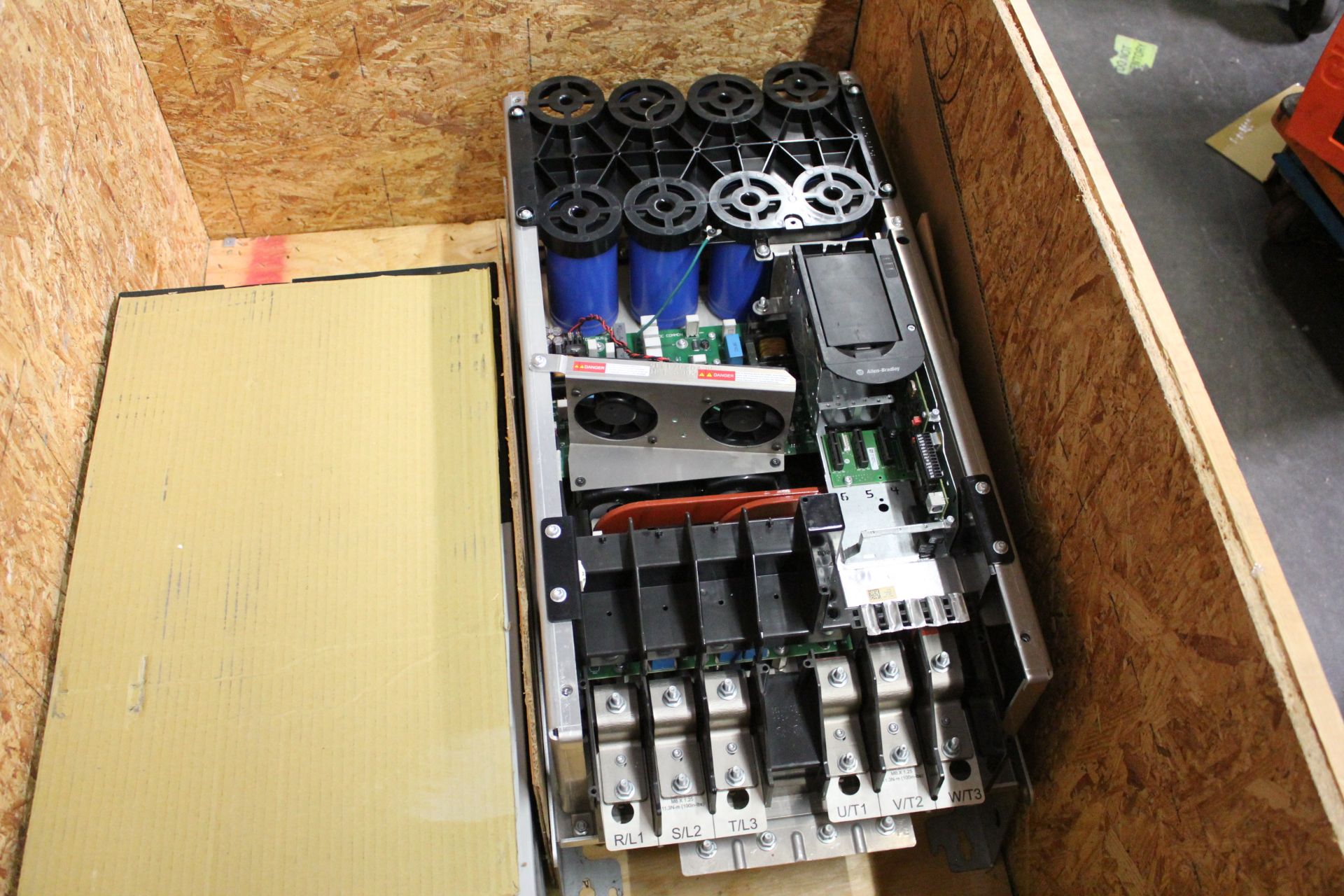 ALLEN BRADLEY POWERFLEX 753 300HP AC DRIVE - Image 14 of 15