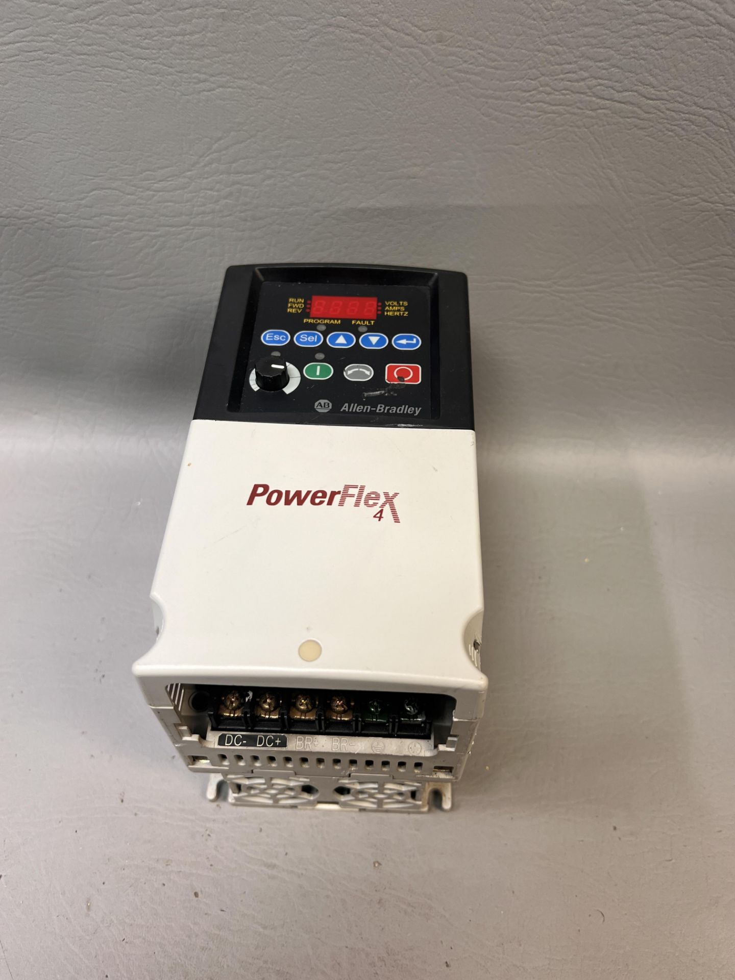 ALLEN BRADLEY POWERFLEX 40 AC DRIVE 5HP