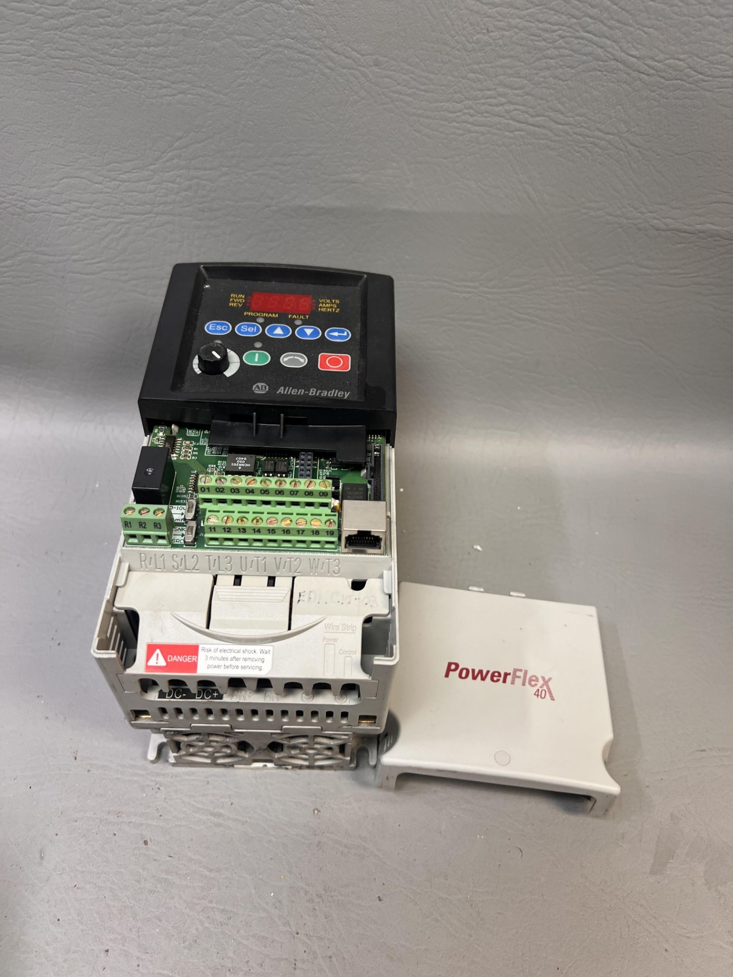 ALLEN BRADLEY POWERFLEX 40 AC DRIVE 5HP - Image 2 of 3