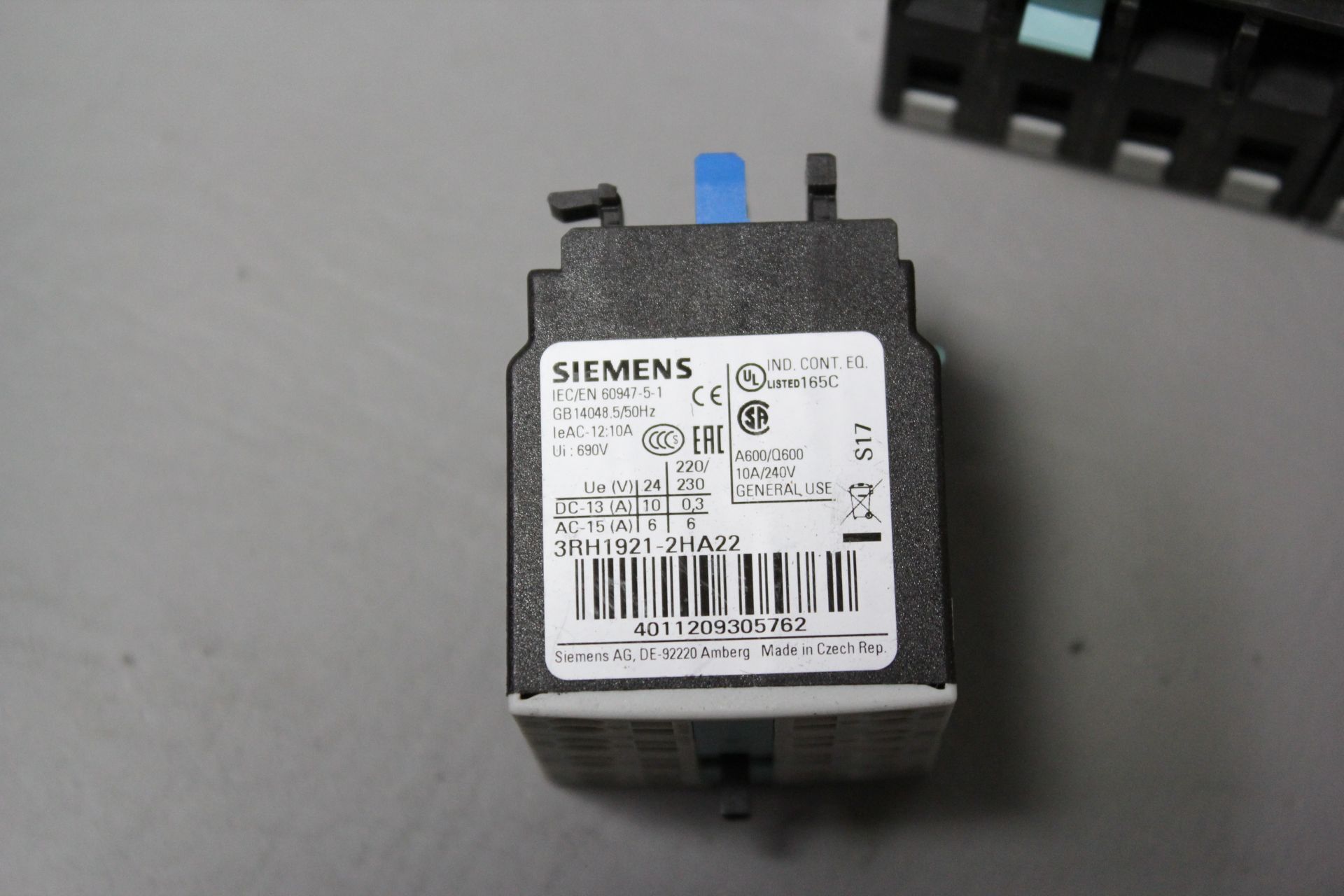 3 UNUSED SIEMENS AUX SWITCHES - Image 3 of 3