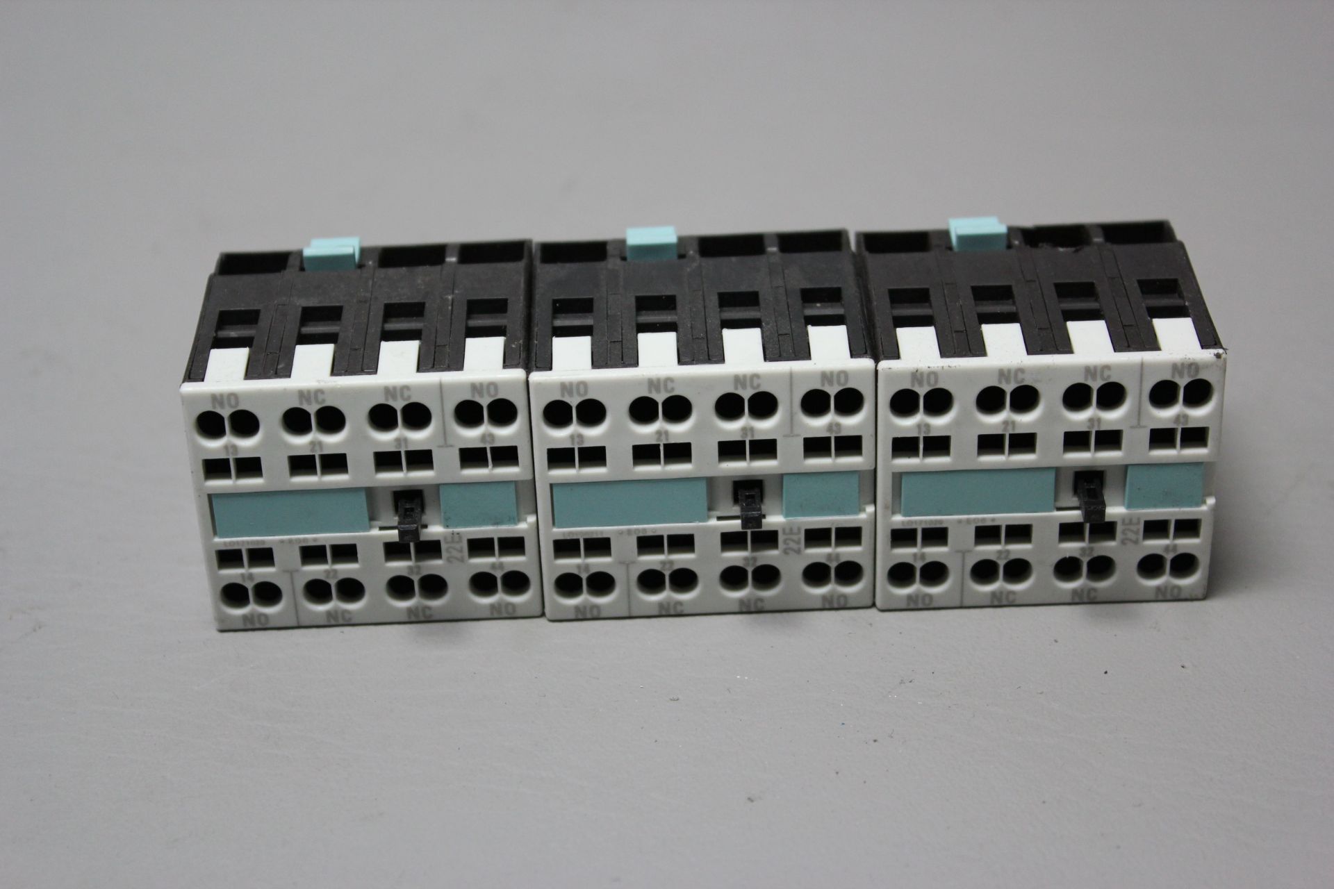 3 UNUSED SIEMENS AUX SWITCHES