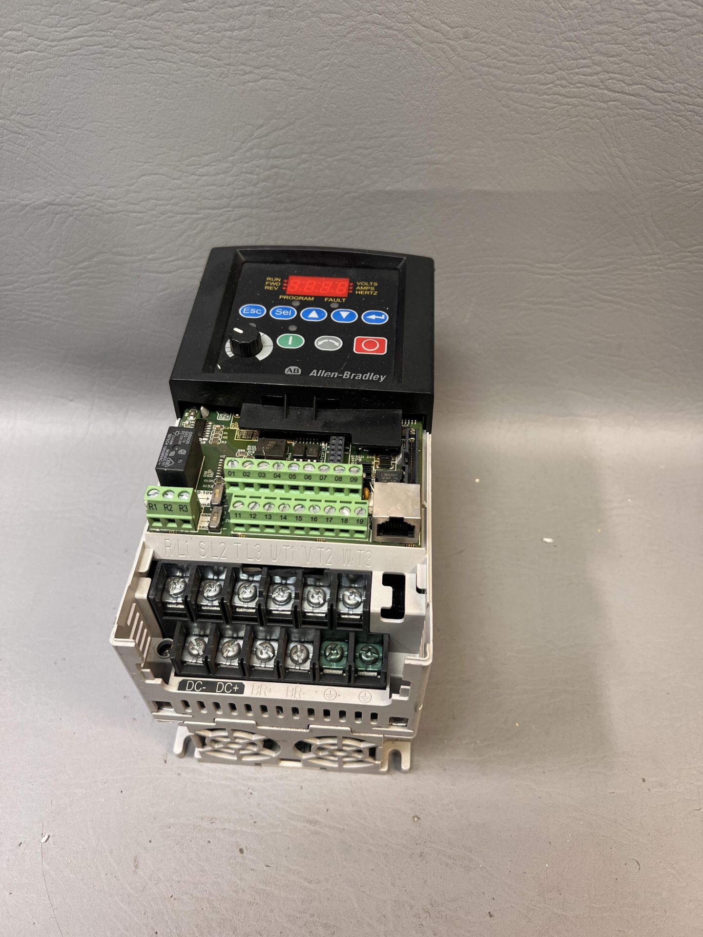 ALLEN BRADLEY POWERFLEX 40 AC DRIVE 5HP