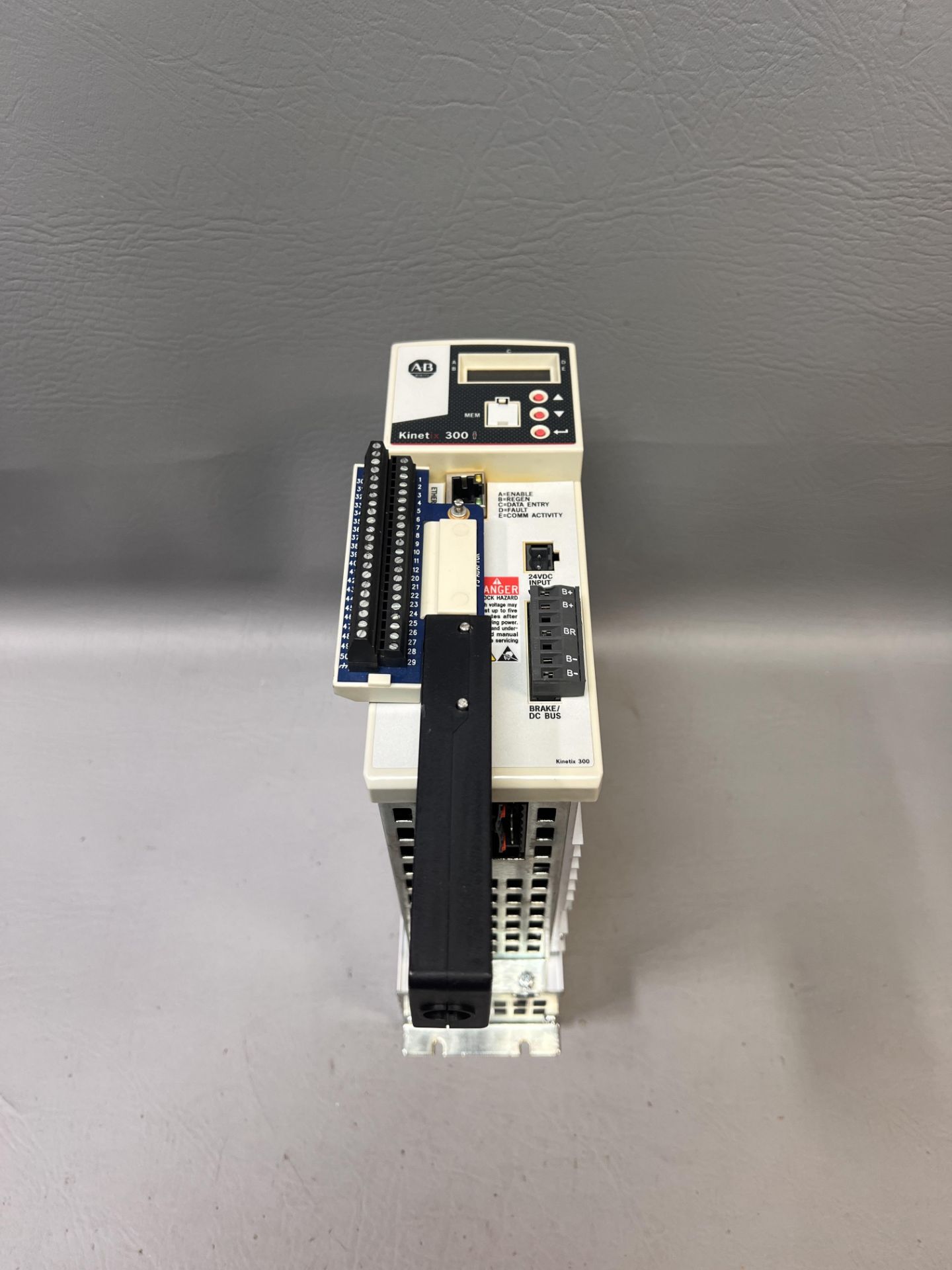 ALLEN BRADLEY KINETIX 300 SERVO DRIVE