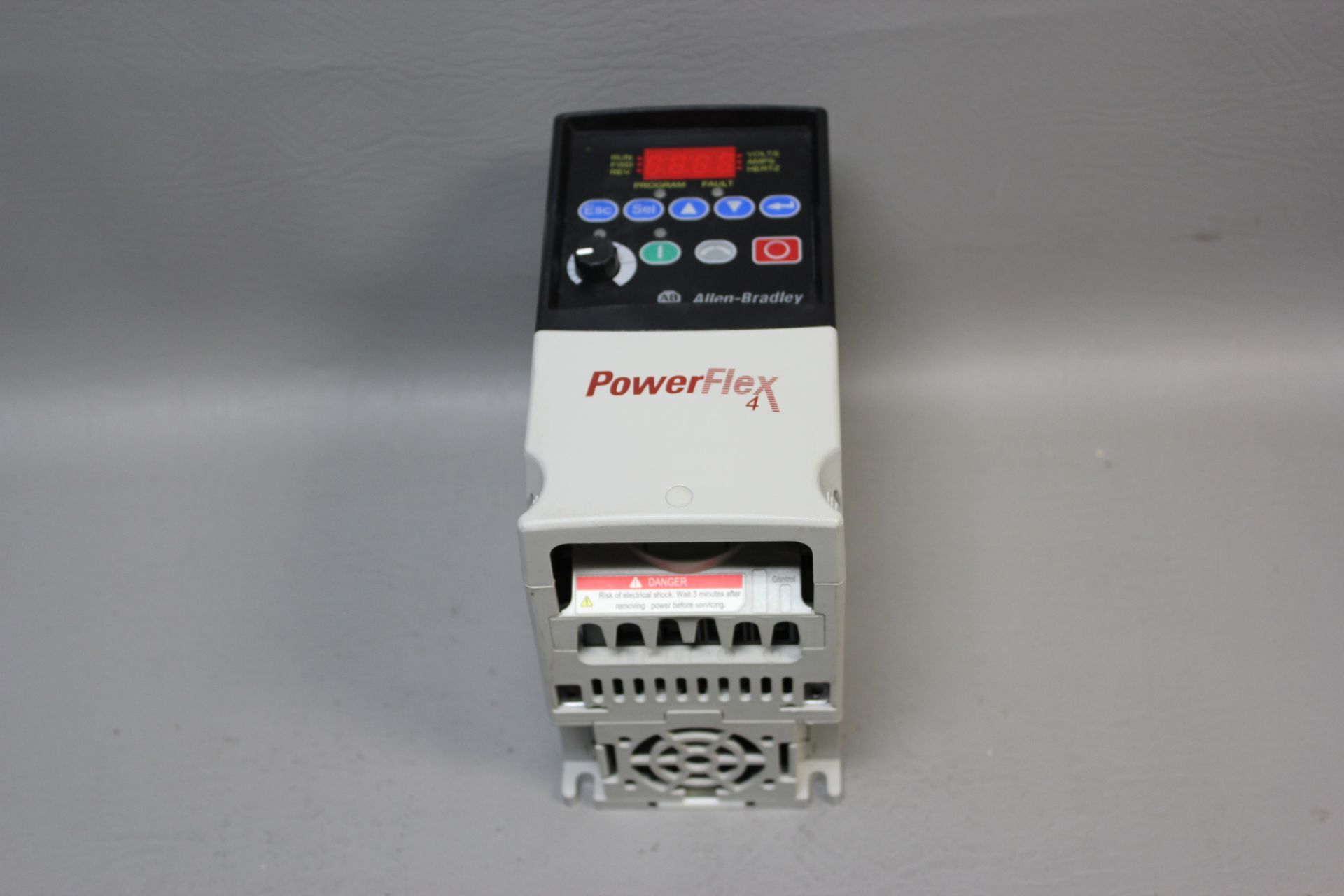 ALLEN BRADLEY POWERFLEX 4 1HP AC DRIVE