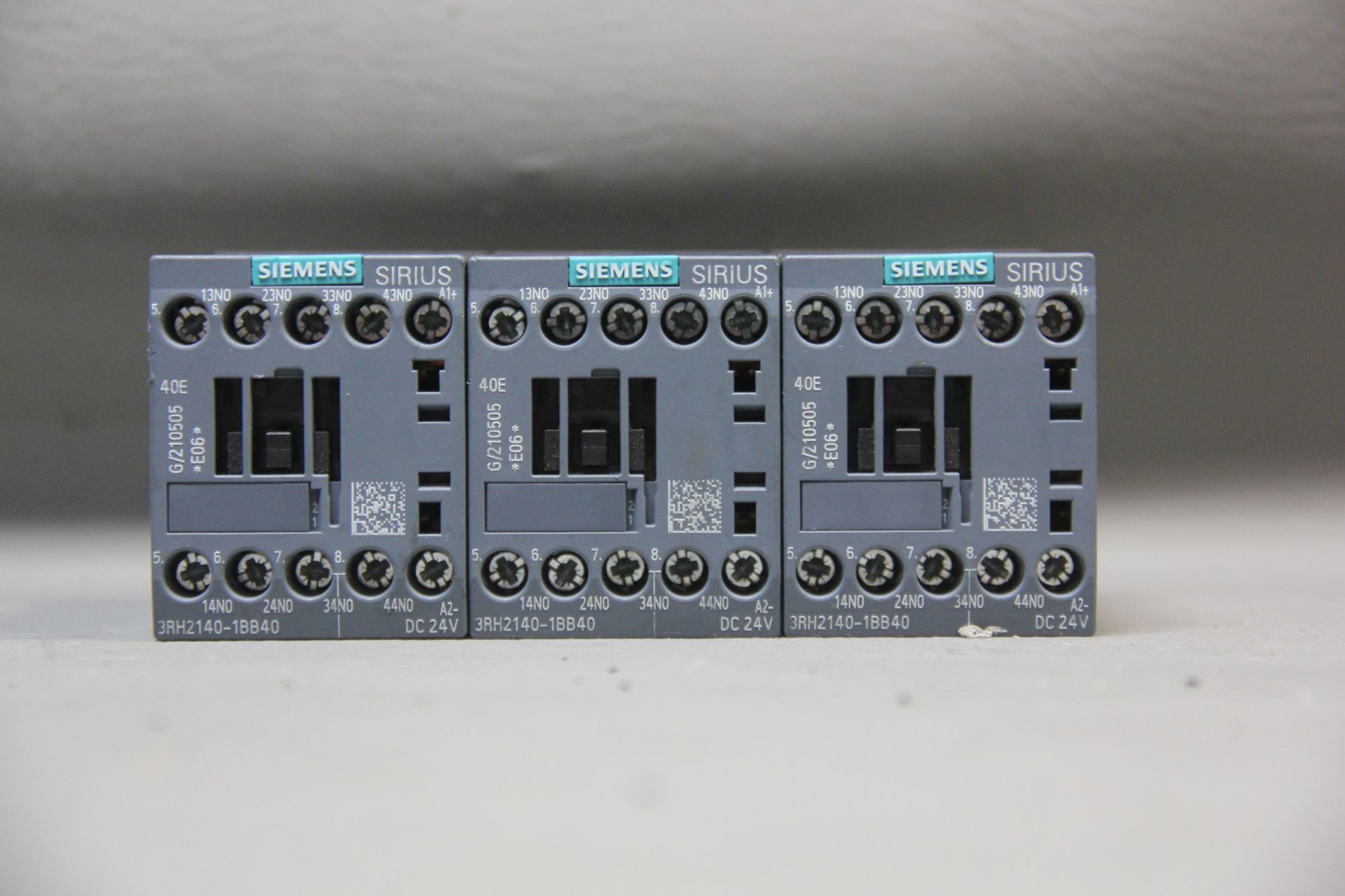 3 UNSUED SIEMENS SIRIUS CONTACTORS - Image 2 of 2