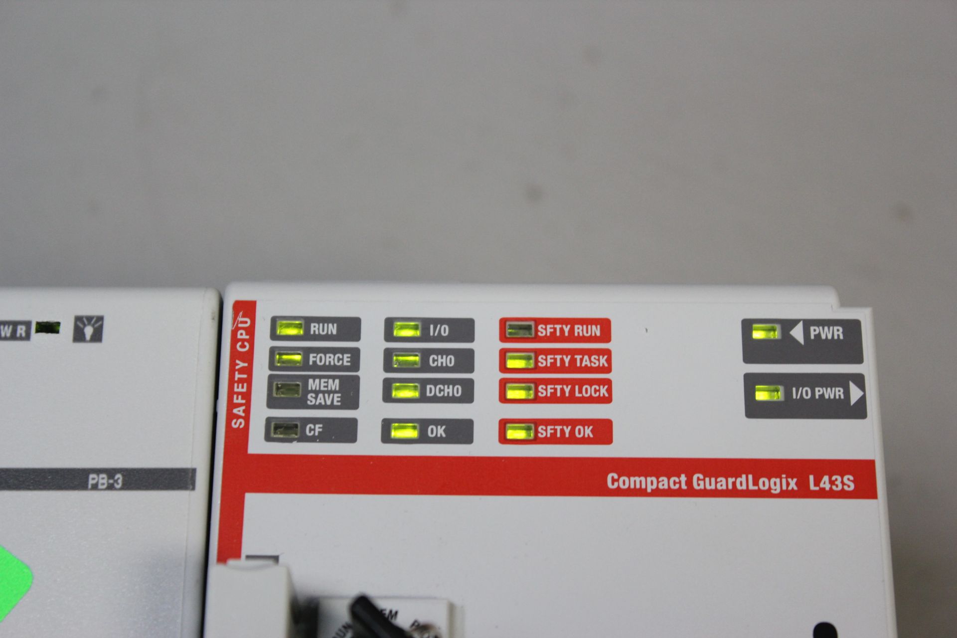 ALLEN BRADLEY GUARDLOGIX SAFETY CPU - Image 5 of 6