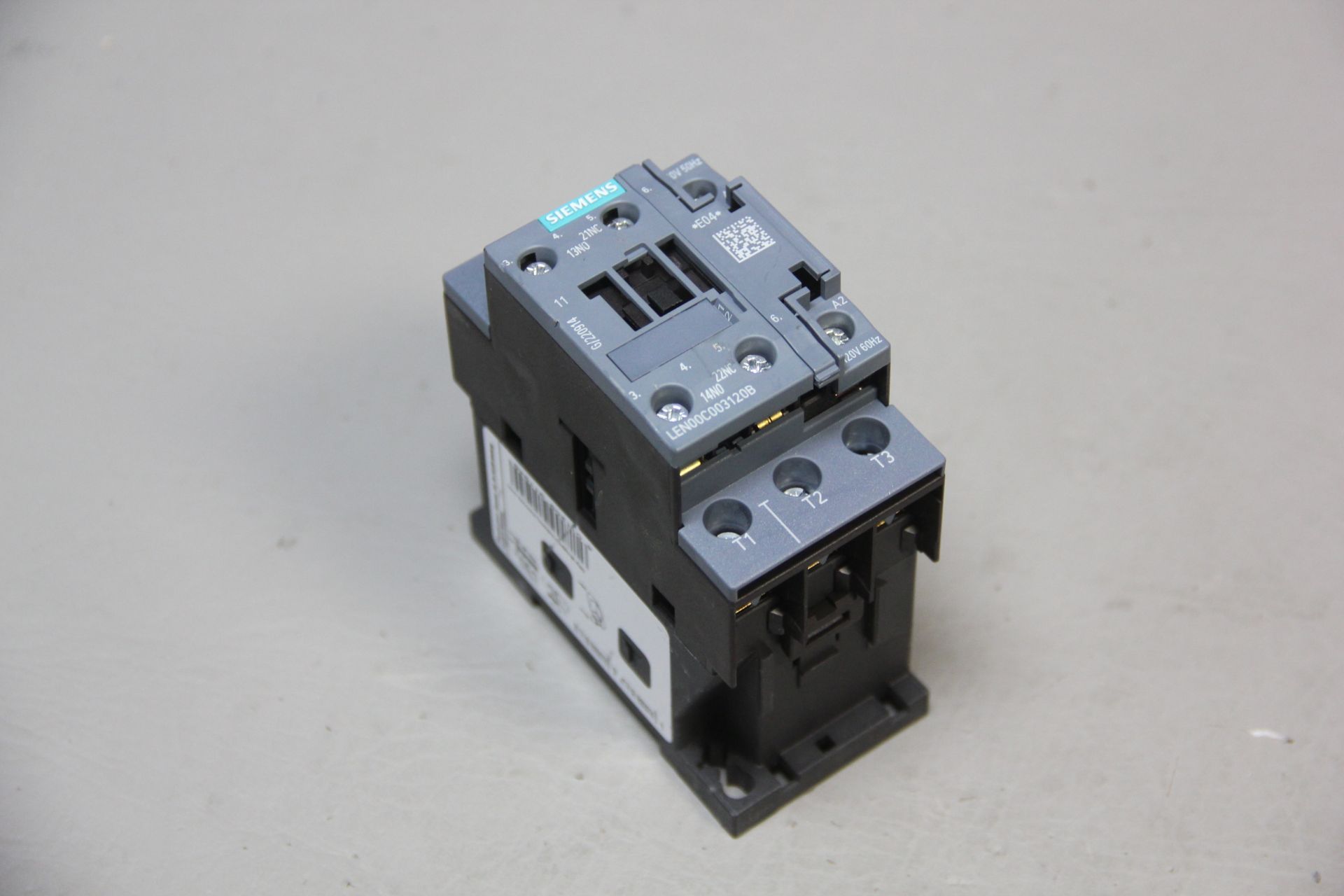 UNUSED SIEMENS LIGHTING CONTACTOR