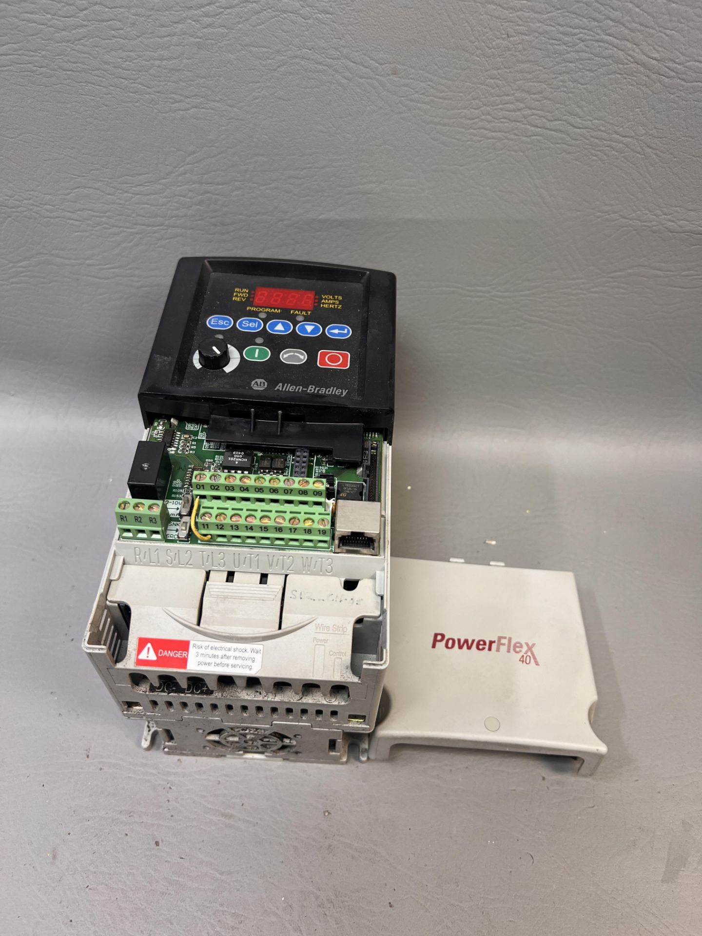 ALLEN BRADLEY POWERFLEX 40 AC DRIVE 3HP - Image 2 of 3