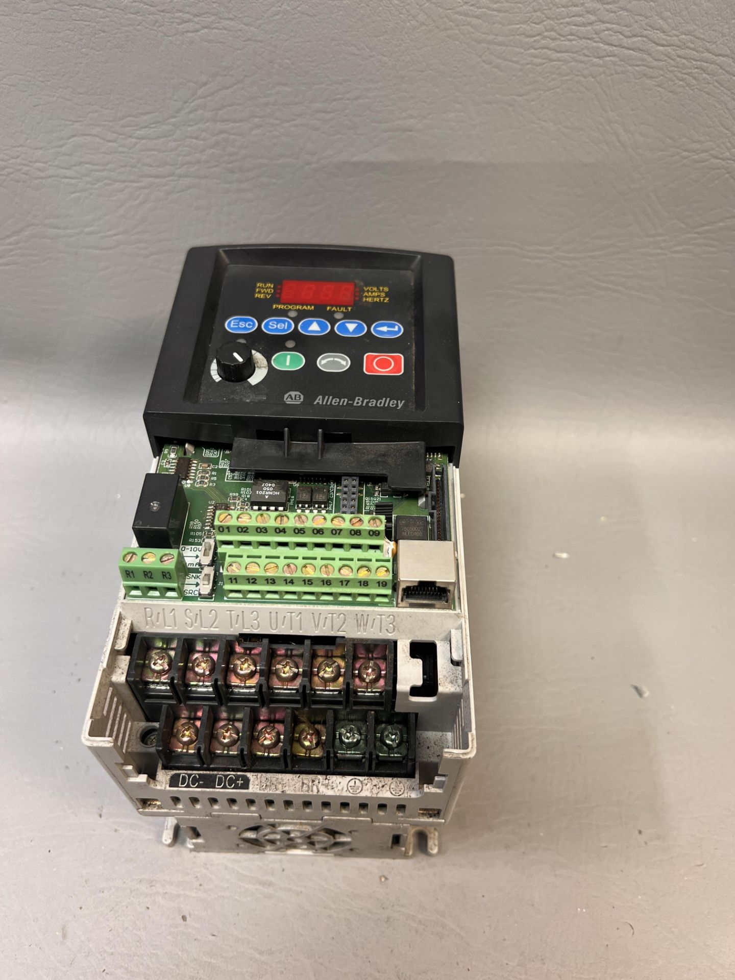 ALLEN BRADLEY POWERFLEX 40 AC DRIVE 3HP