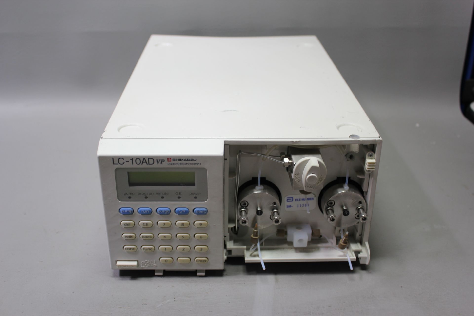 SHIMADZU LIQUID CHROMATOGRAPH