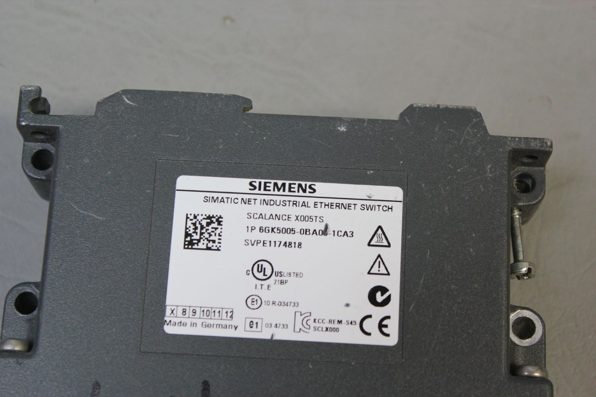 SIEMENS SIMATIC NET INDUSTRIAL ETHERNET SWITCH - Image 4 of 6