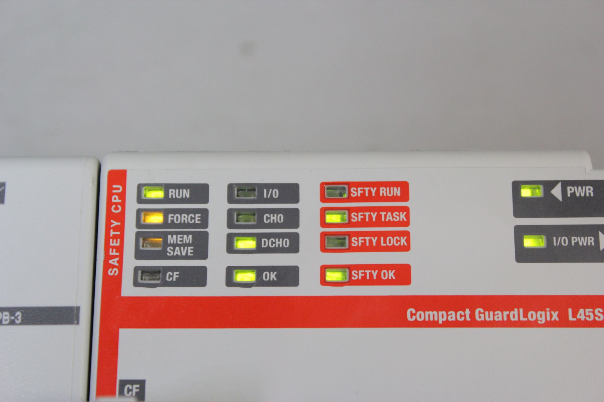 ALLEN BRADLEY COMPACT GUARDLOGIX SAFETY CPU - Image 6 of 7