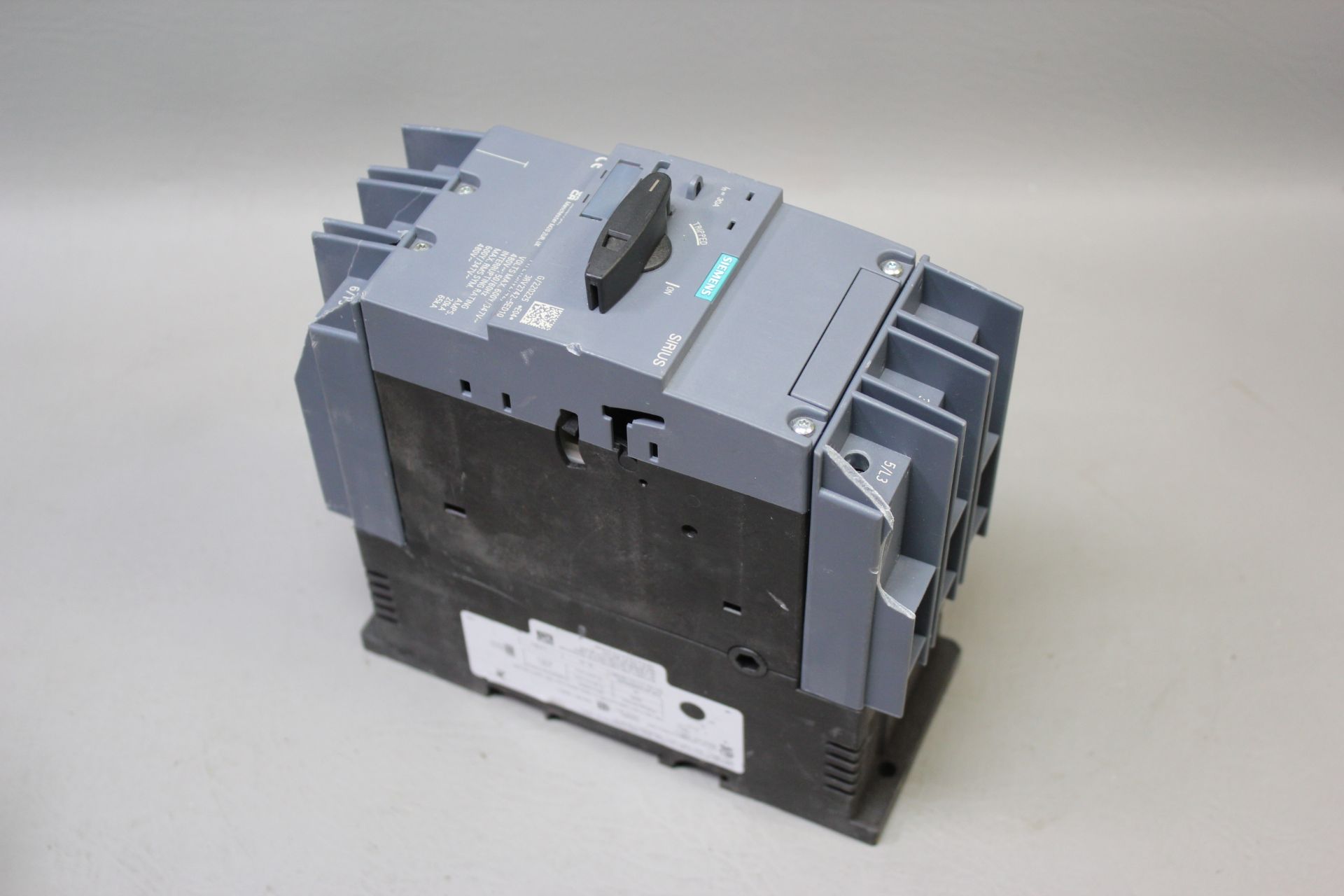 SIEMENS SIRIUS SYSTEM PROTECTION CIRCUIT BREAKER - Image 2 of 4