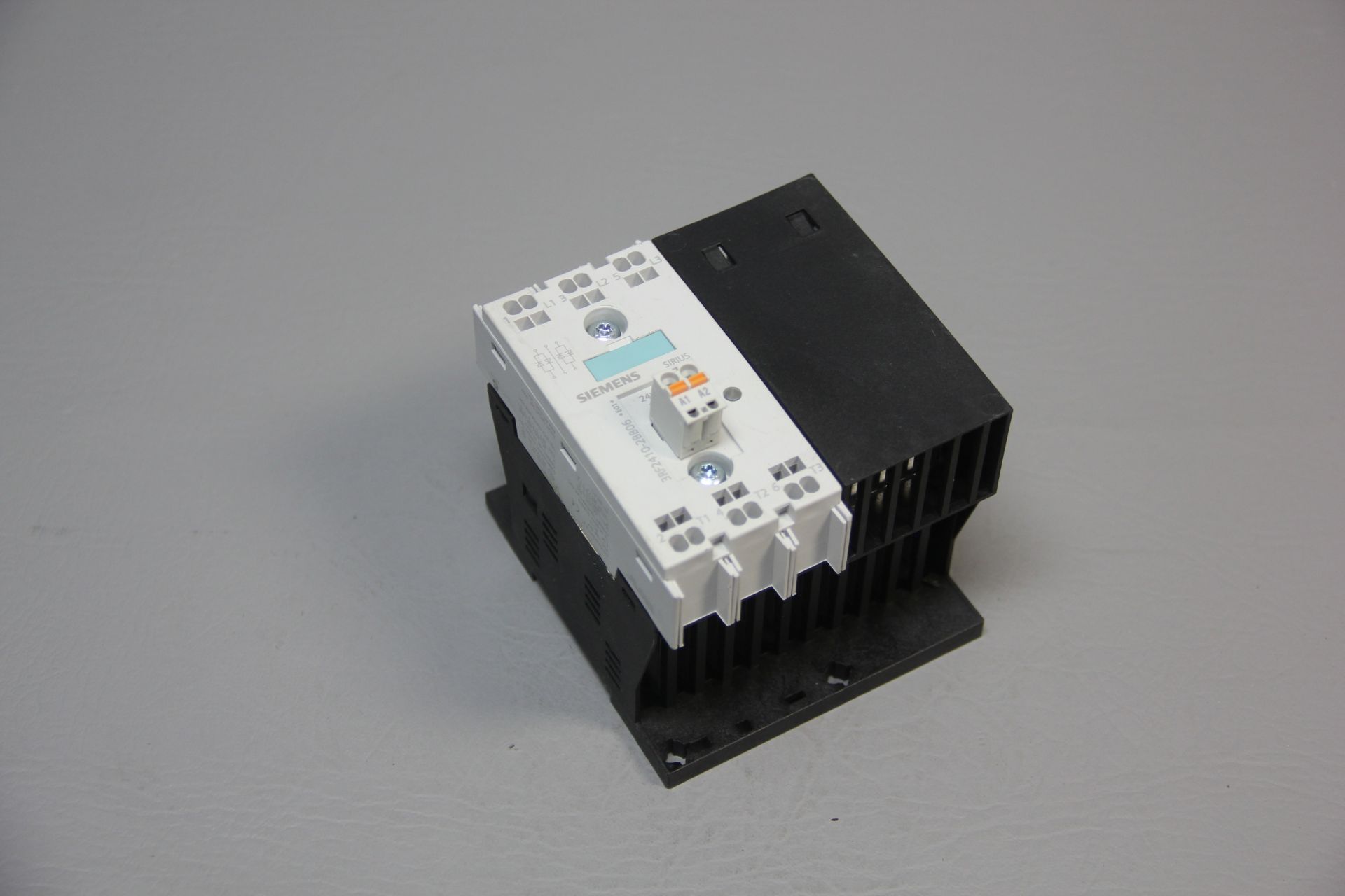 UNUSED SIEMENS SOLID STATE CONTACTOR