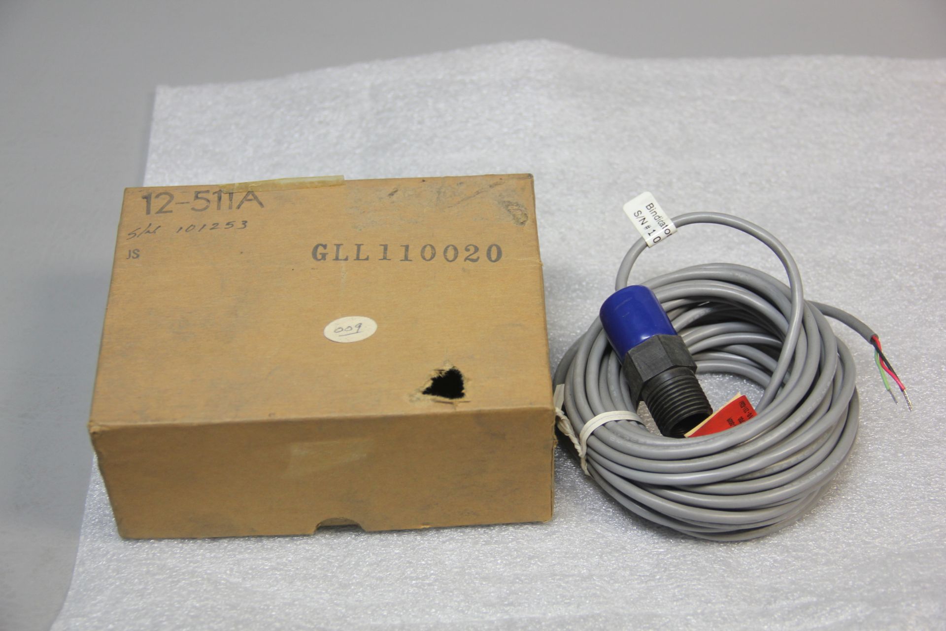 NEW GENELCO LEVELITE BINDICATOR LIQUID LEVEL SENSOR