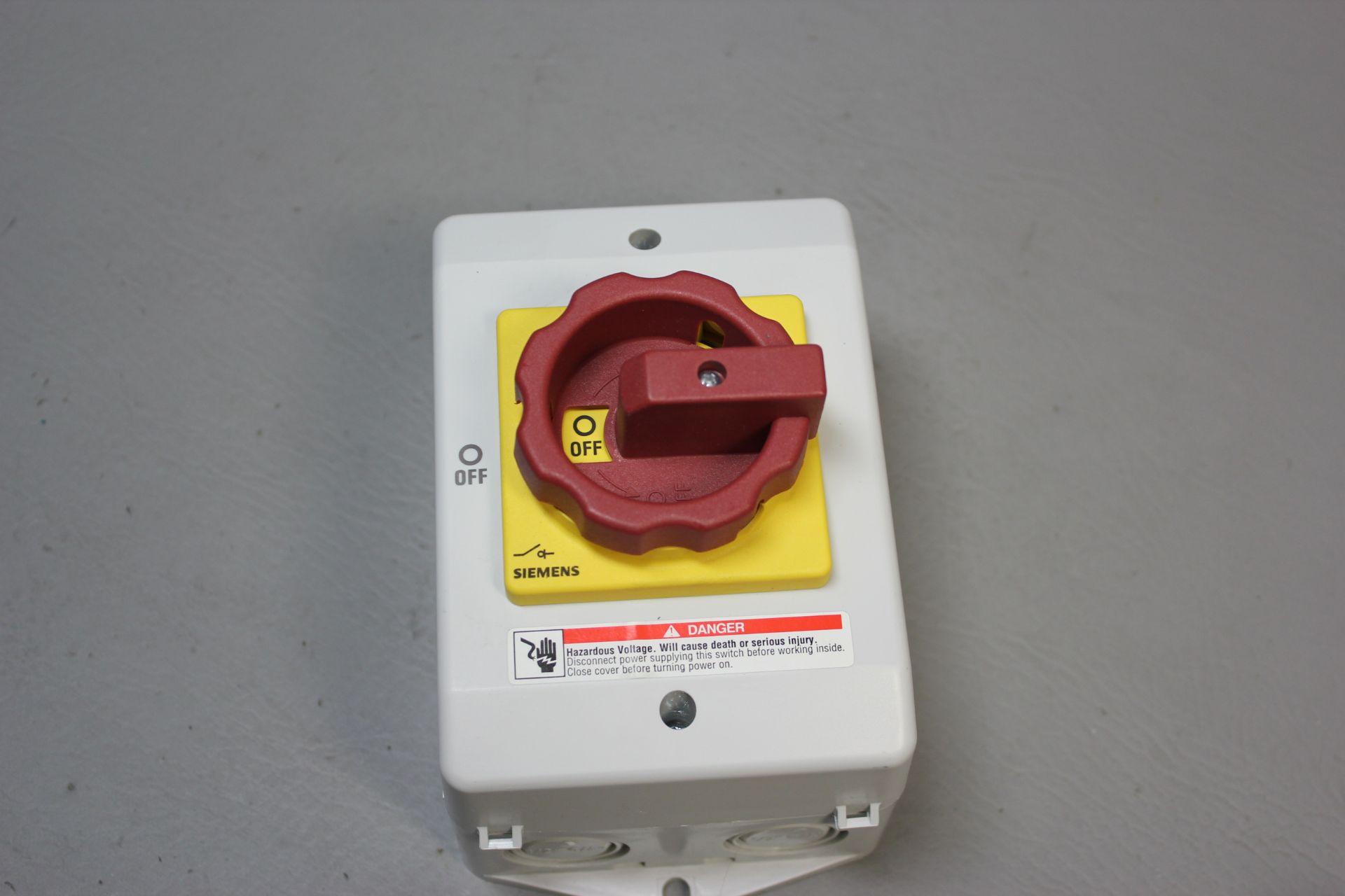 UNUSED SIEMENS SENTRON EMERGENCY SWITCH DISCONNECTOR - Image 2 of 4