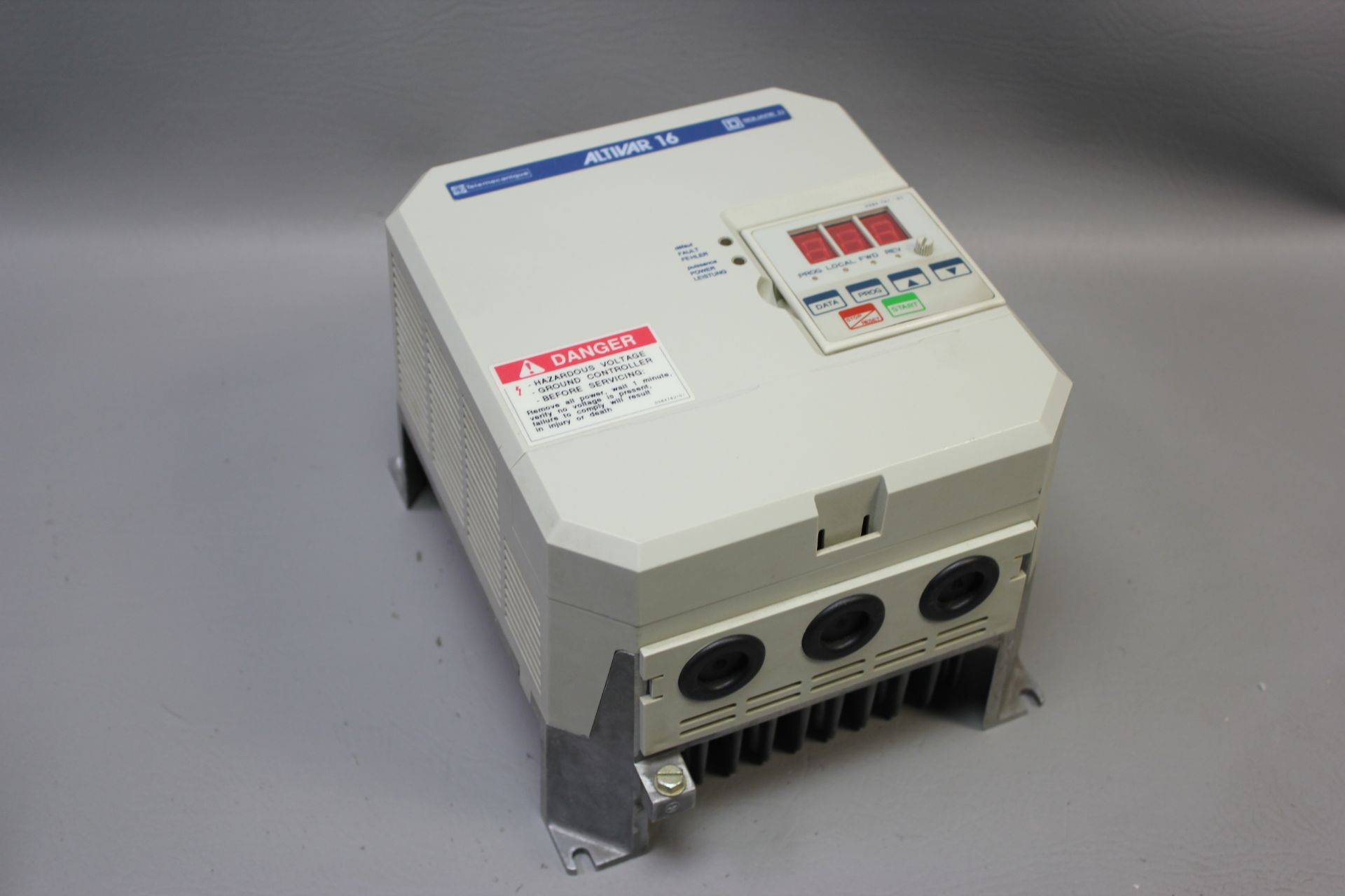 TELEMECANIQUE ALTIVAR 16 1HP AC DRIVE