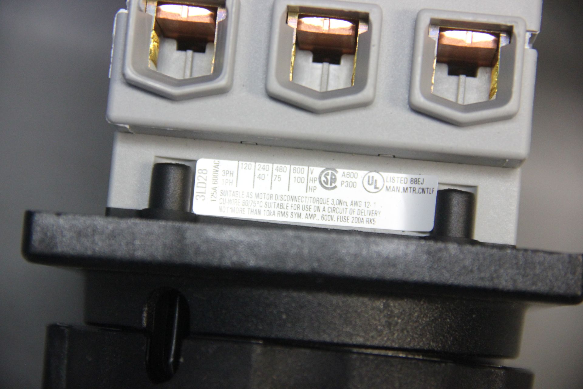 UNUSED SIEMENS SENTRON MAIN SWITCH DISCONNECTOR - Image 5 of 6
