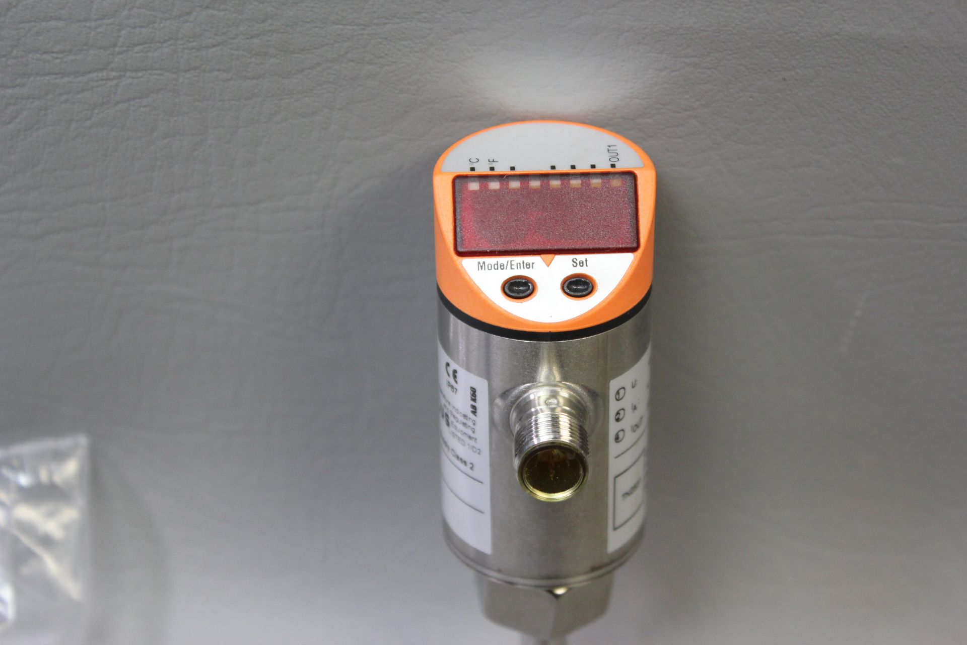 UNUSED IFM TEMPERATURE SENSOR WITH DIGITAL DISPLAY - Image 5 of 8