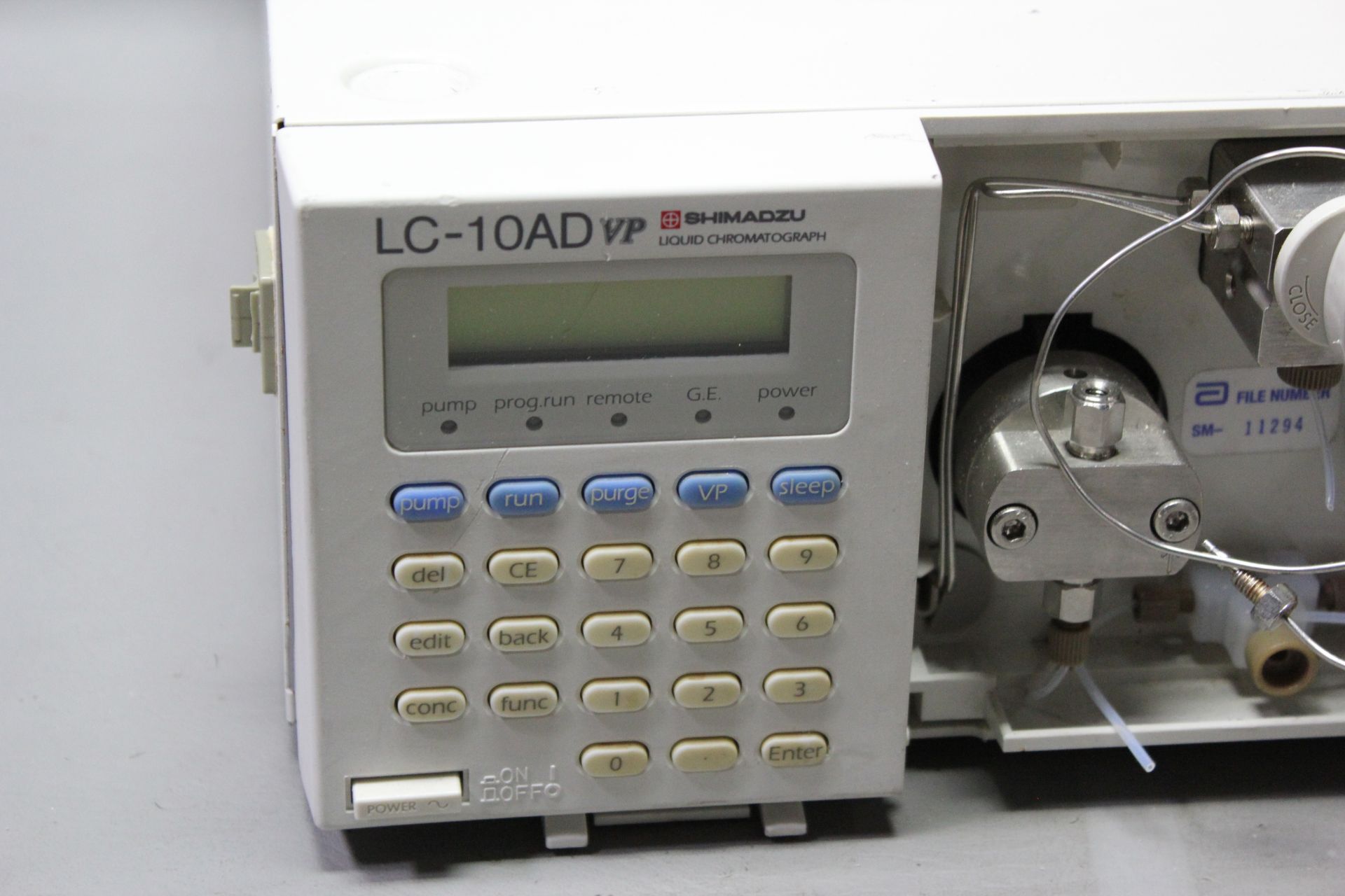 SHIMADZU LIQUID CHROMATOGRAPH - Image 2 of 6