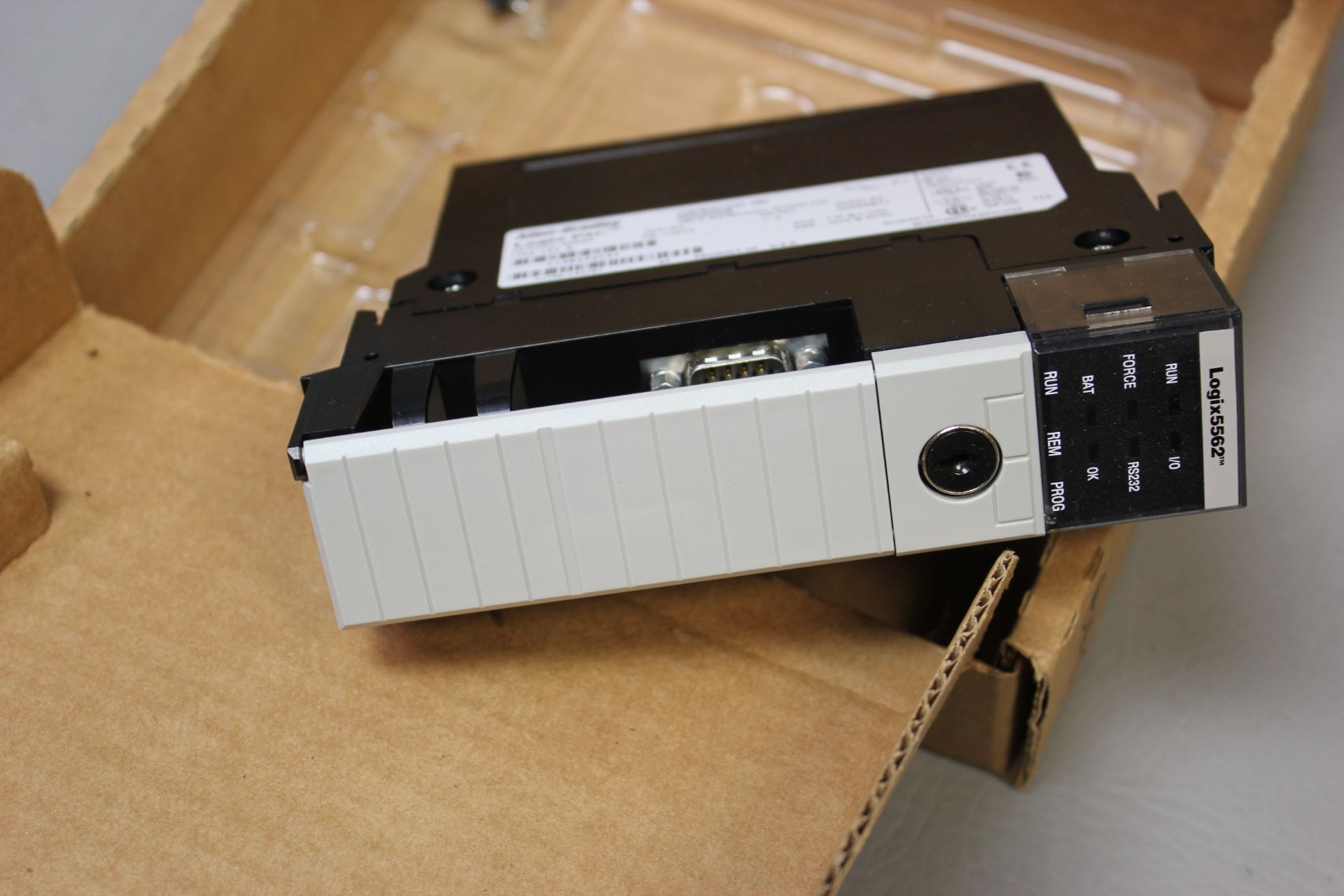 UNUSED ALLEN BRADLEY CONTROLLOGIX PLC CPU - Bild 4 aus 6