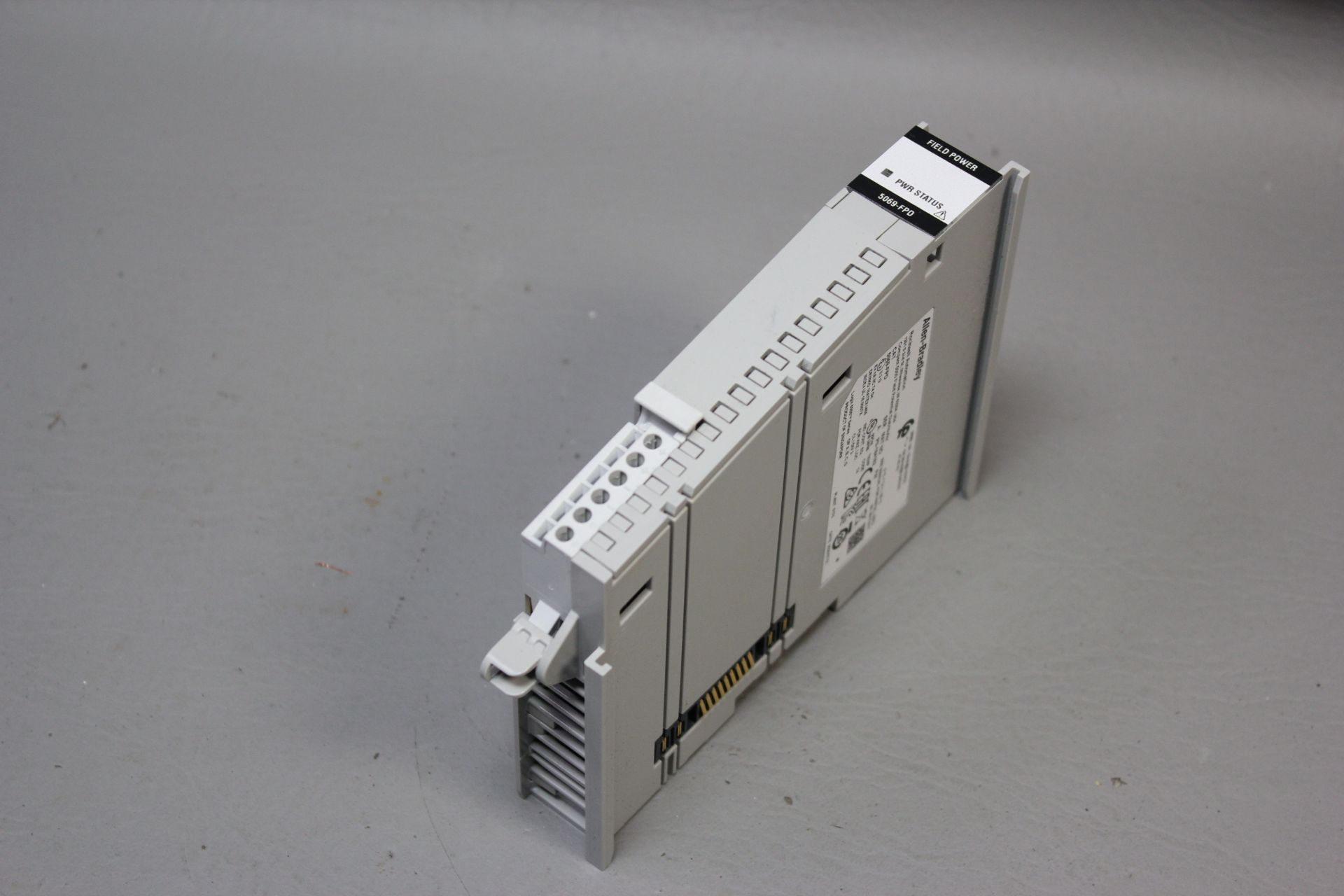 ALLEN BRADLEY COMPACT 5000 FIELD POTENTIAL DISTRIBUTOR PLC MODULE