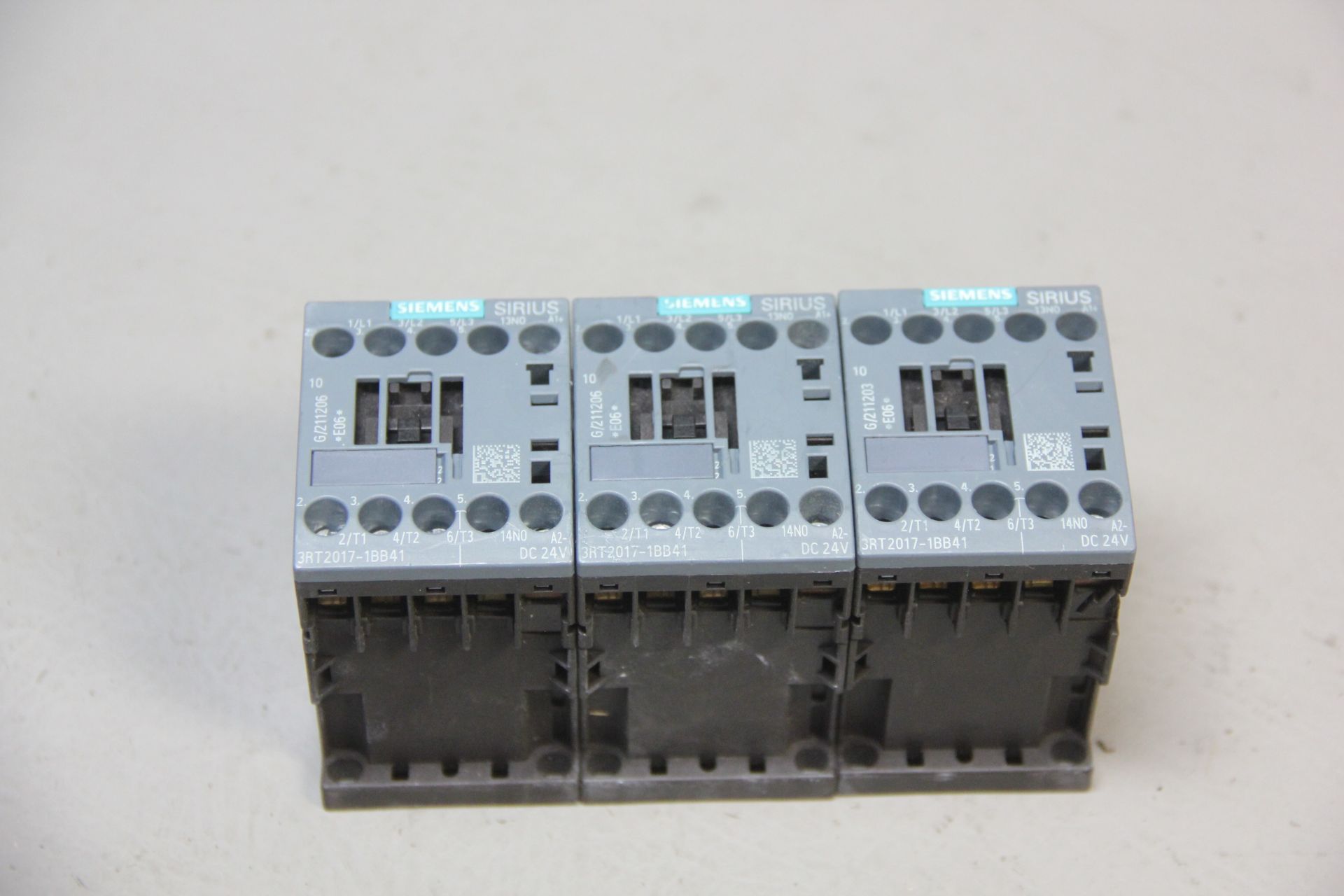 3 UNSUED SIEMENS SIRIUS CONTACTORS