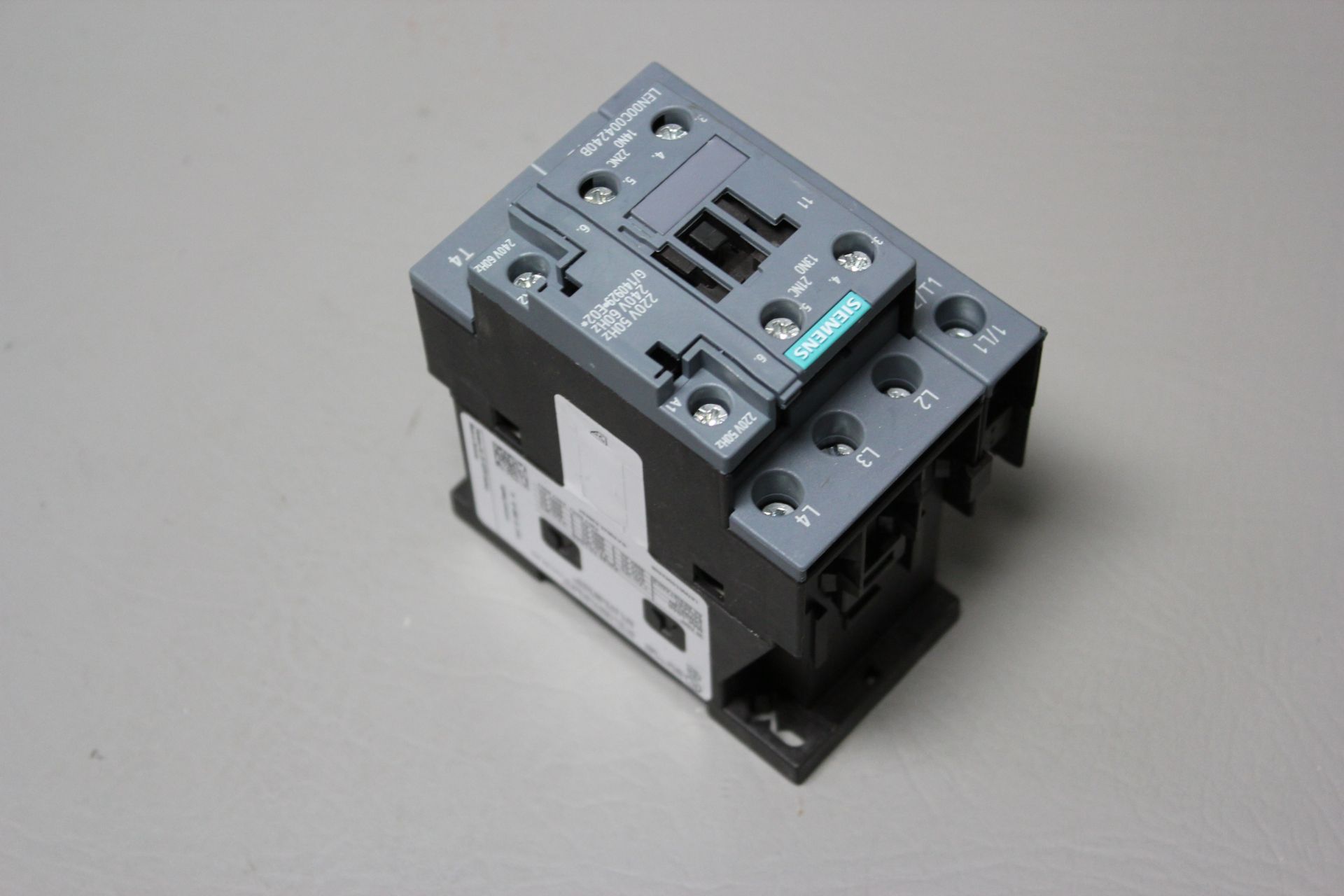 UNUSED SIEMENS LIGHTING CONTACTOR - Image 2 of 3